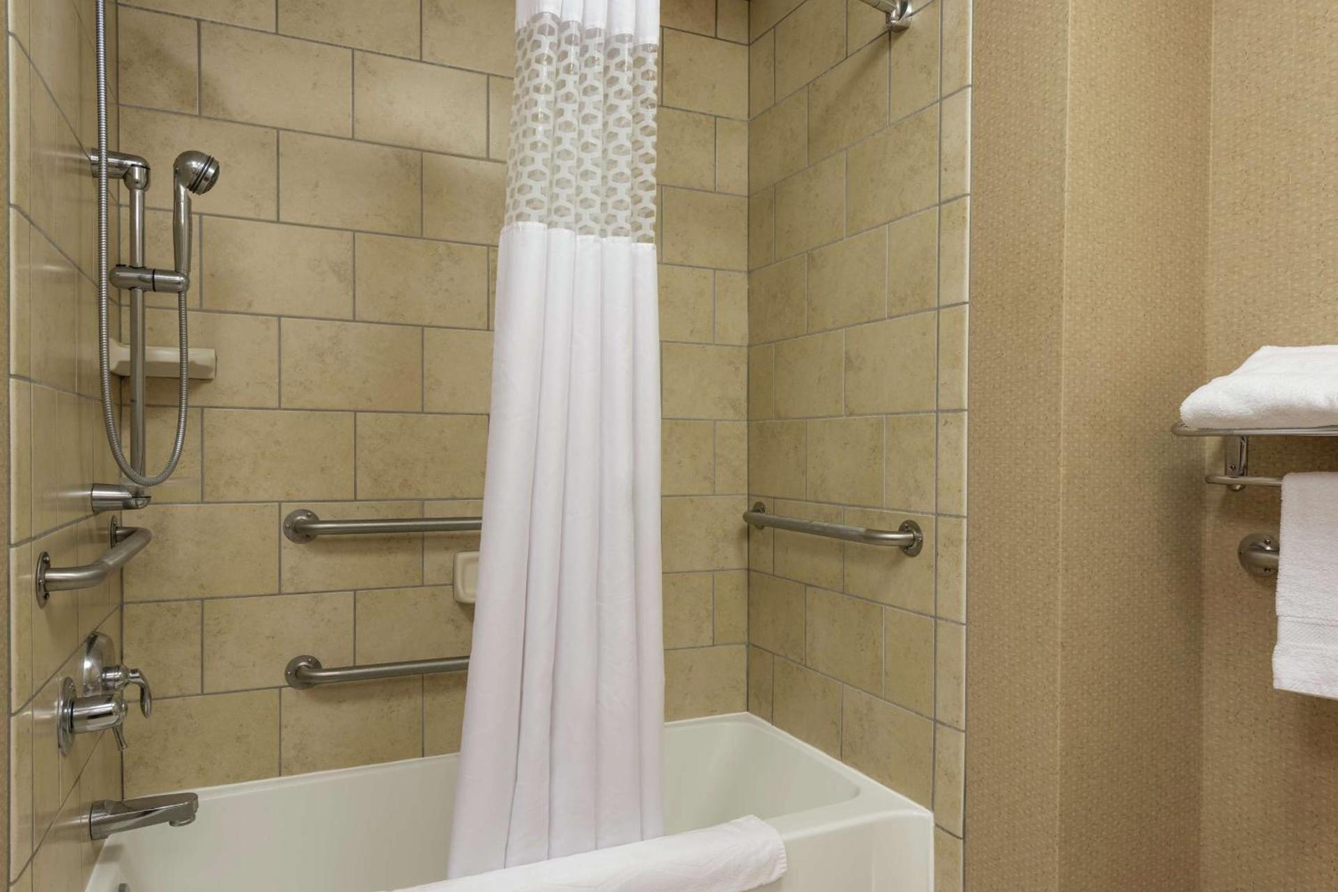 Hampton Inn Warsaw photo 21