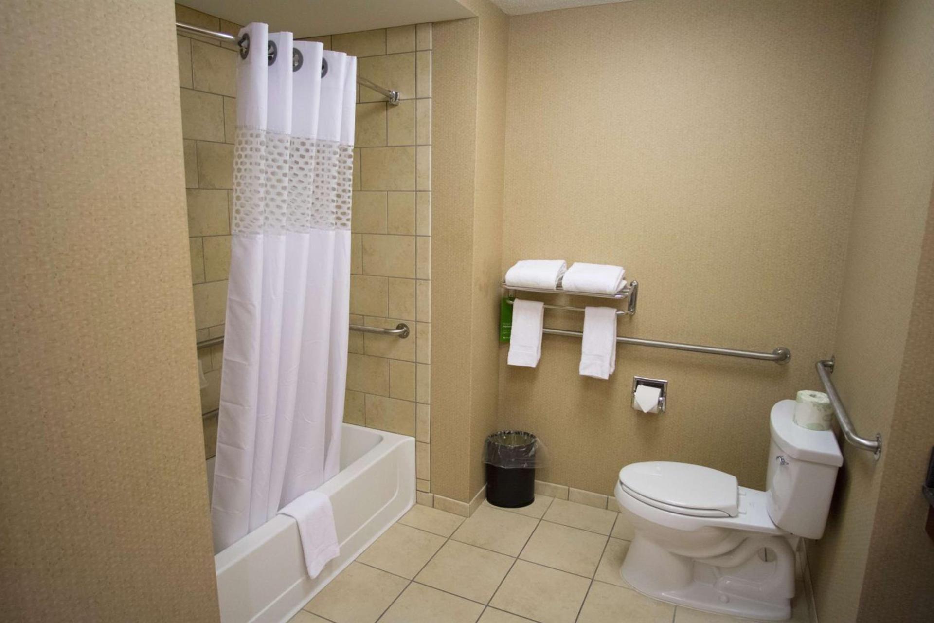 Hampton Inn Warsaw photo 33