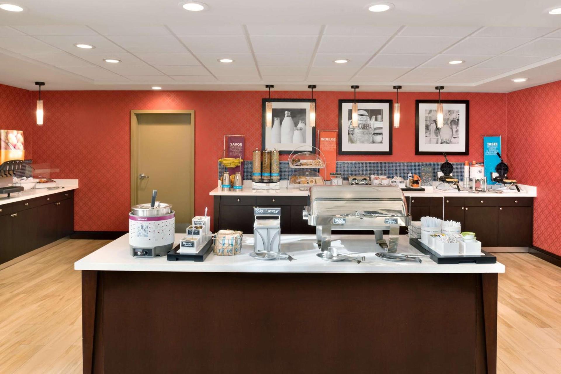 Hampton Inn and Suites Monroe photo 14