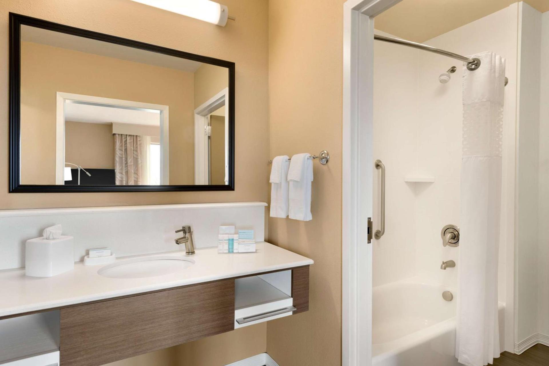 Hampton Inn and Suites Monroe photo 19