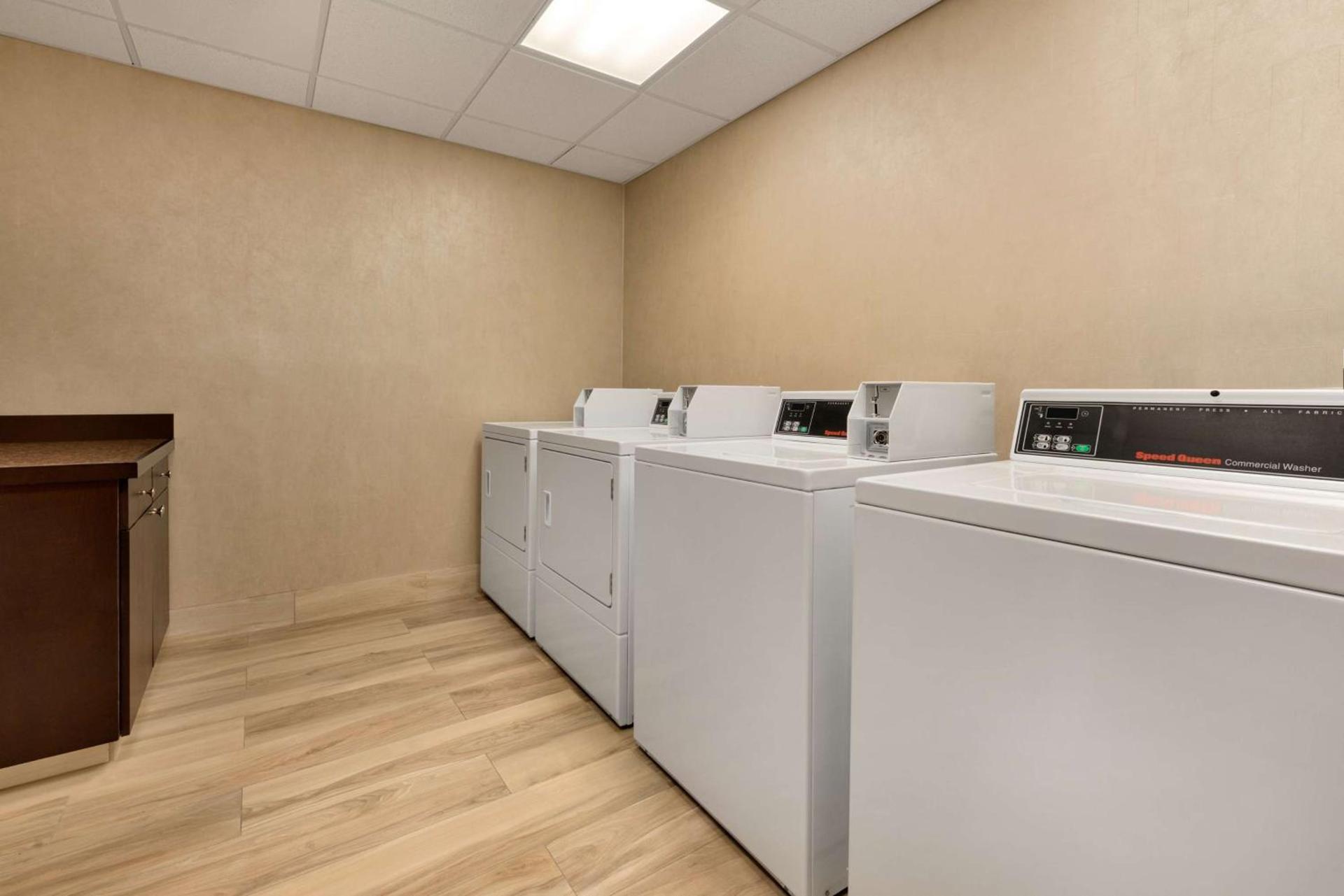 Hampton Inn and Suites Monroe photo 9