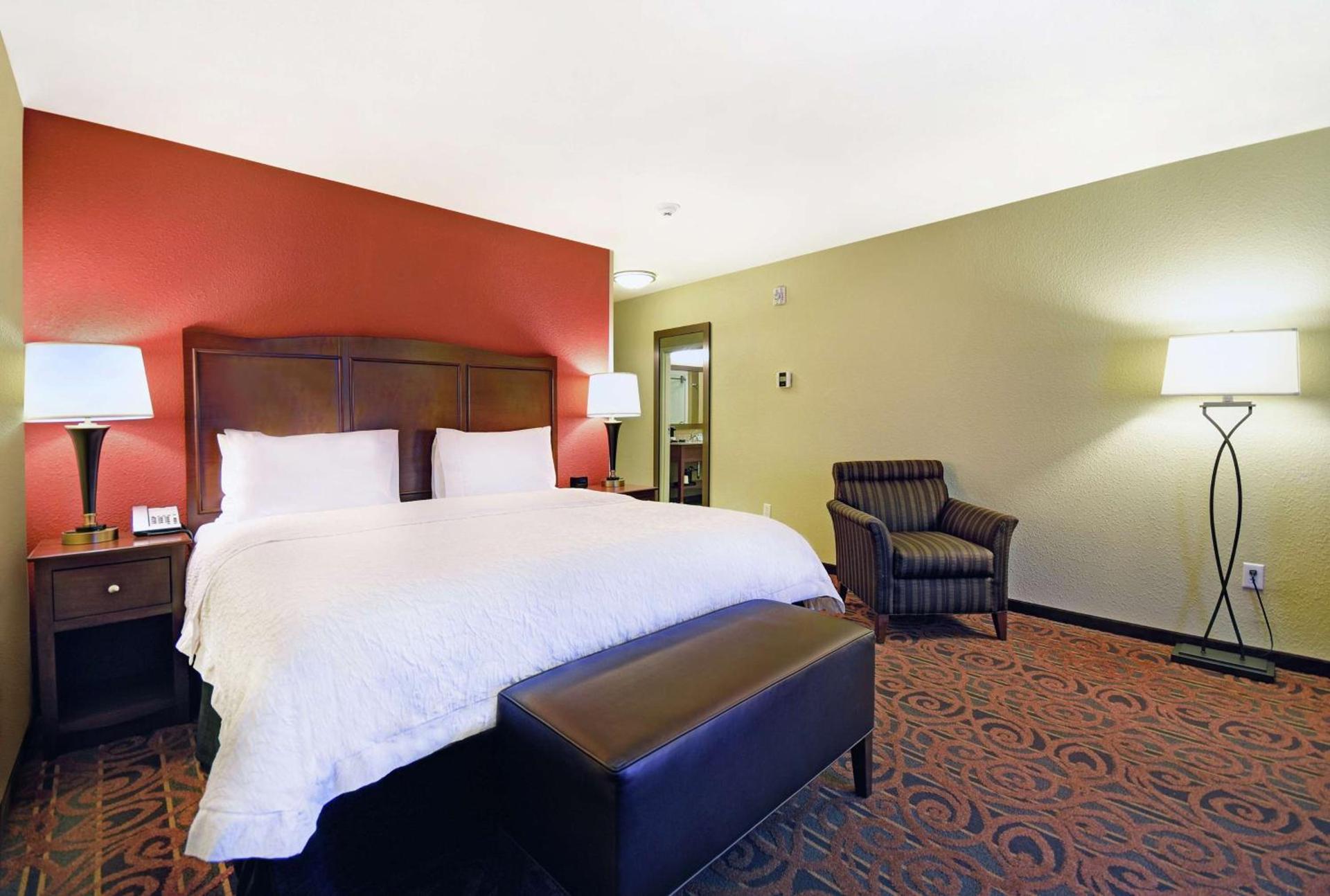 Hampton Inn & Suites Milwaukee/Franklin photo 29