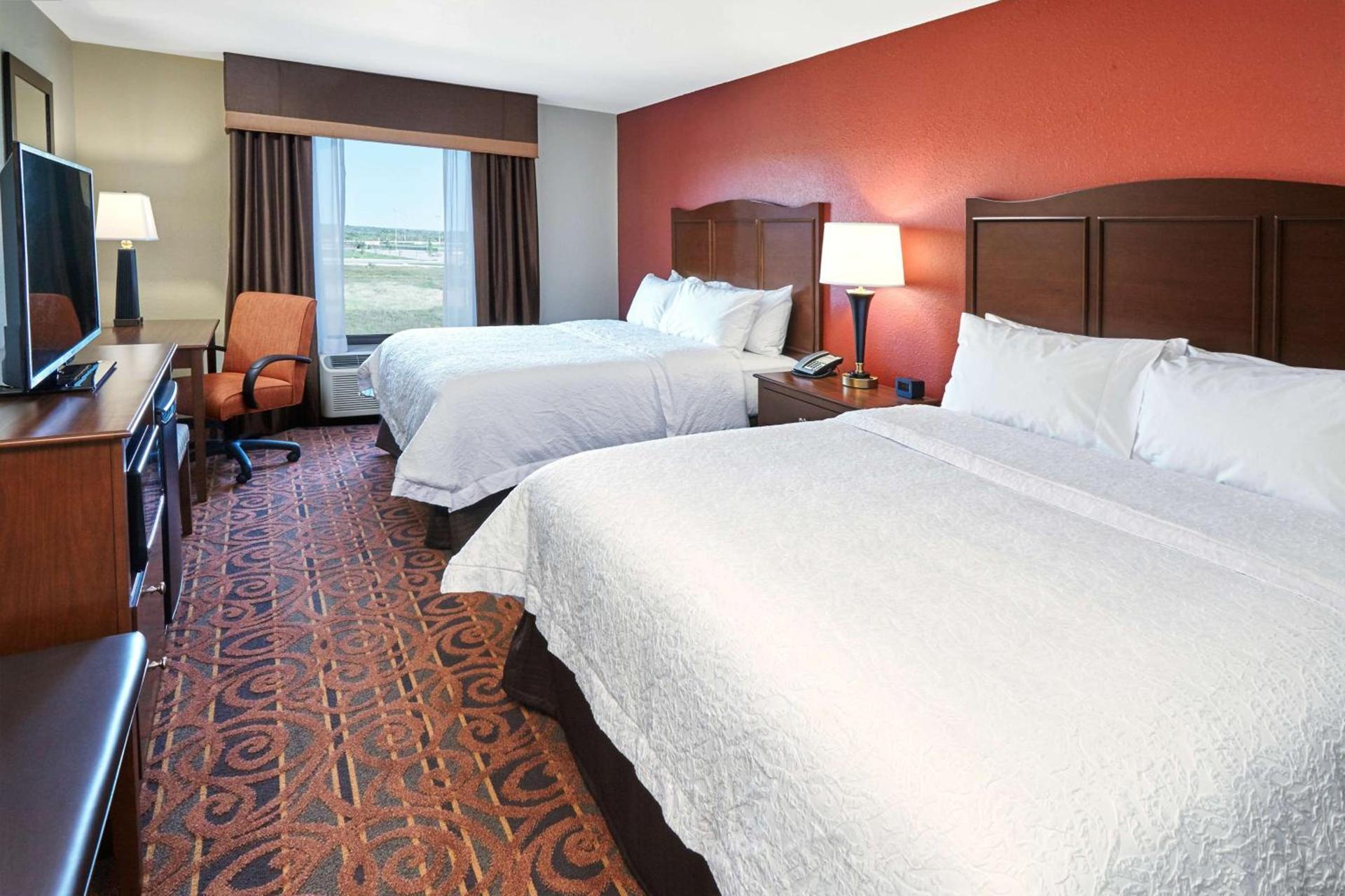 Hampton Inn & Suites Milwaukee/Franklin photo 36