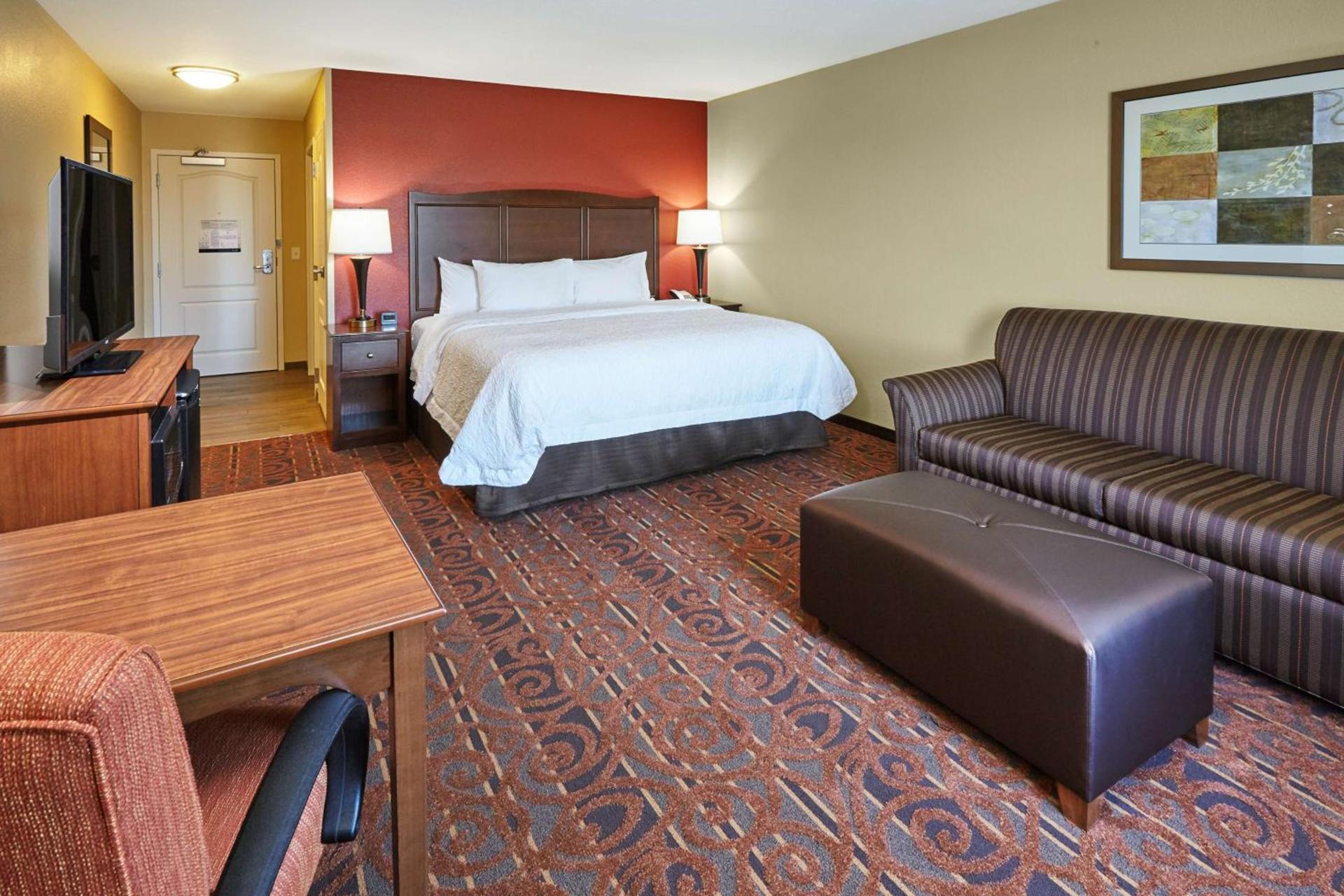 Hampton Inn & Suites Milwaukee/Franklin photo 37