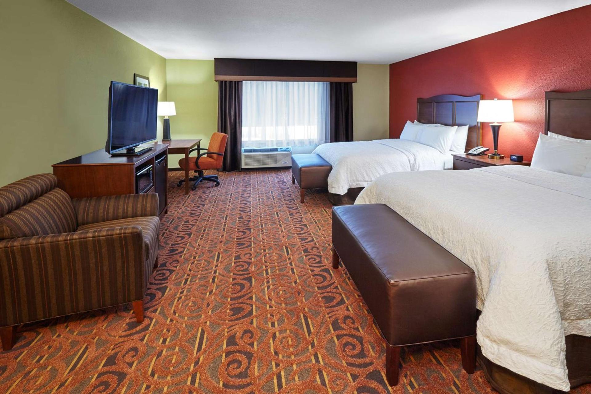 Hampton Inn & Suites Milwaukee/Franklin photo 43