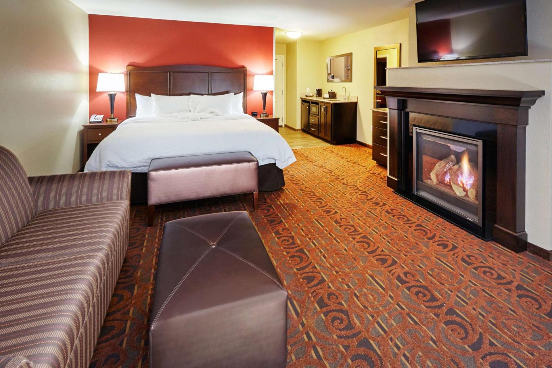 Hampton Inn & Suites Milwaukee/Franklin photo 44