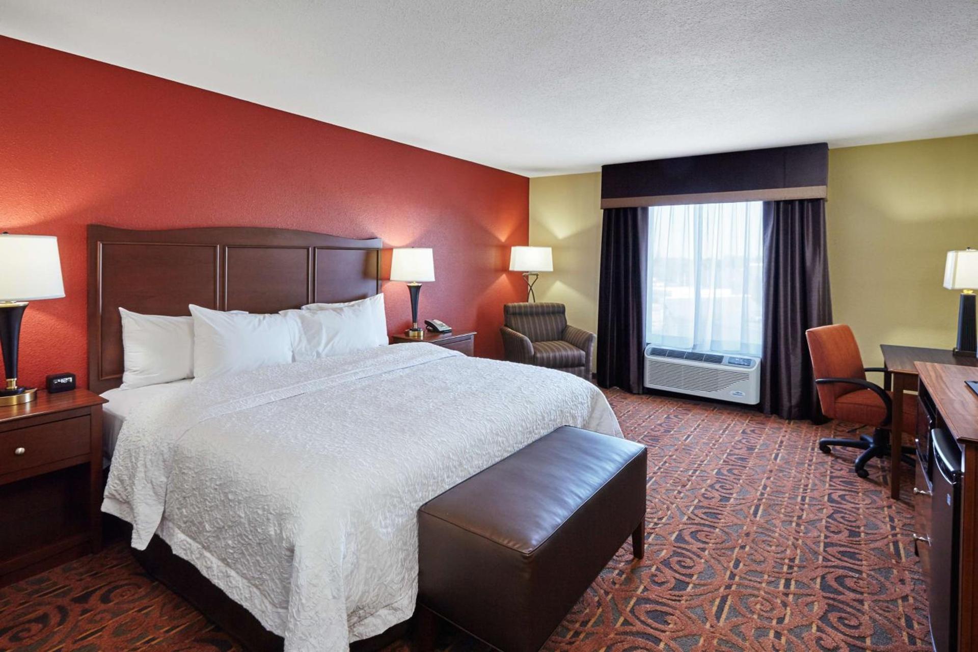 Hampton Inn & Suites Milwaukee/Franklin photo 45