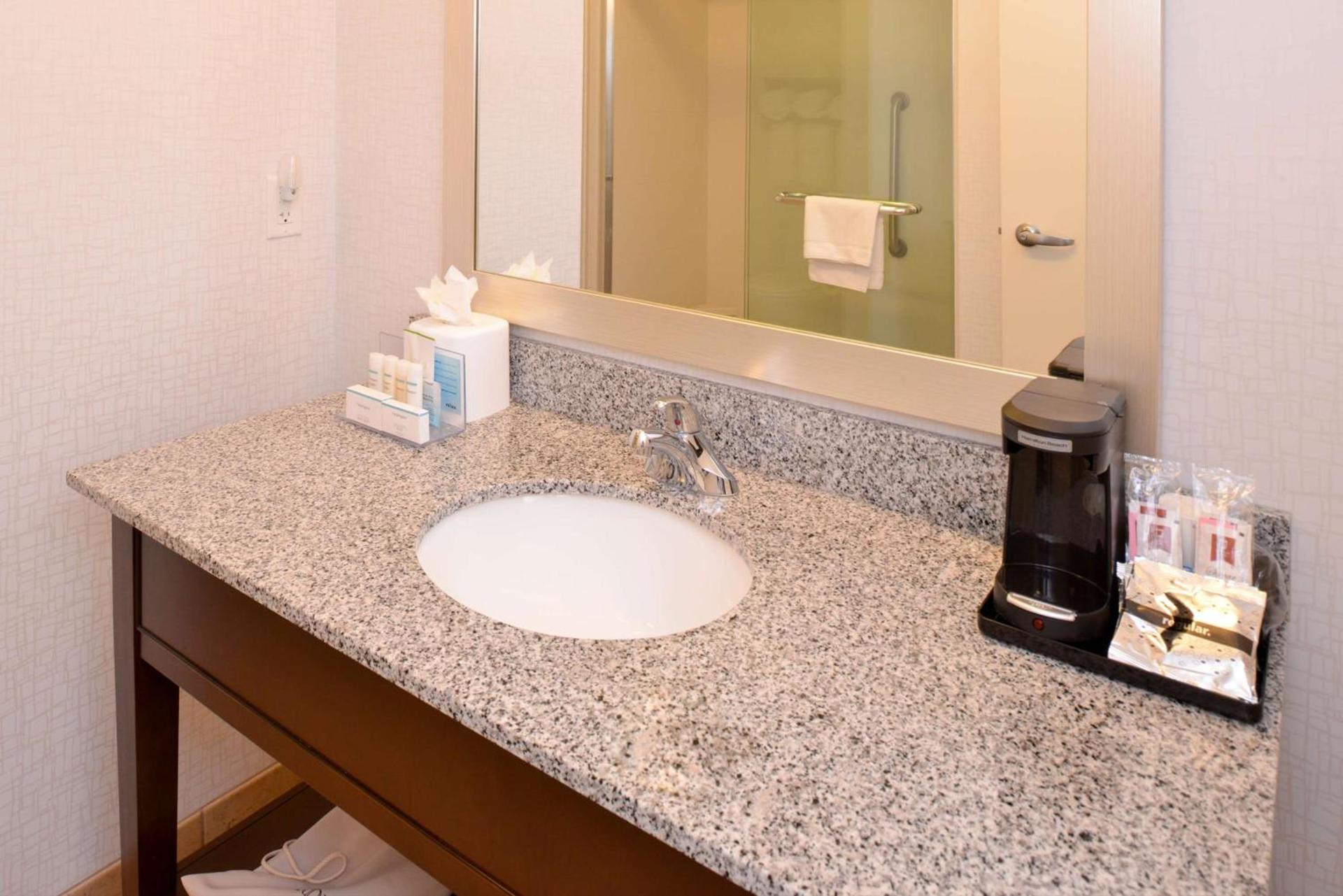 Hampton Inn Omaha Midtown-Aksarben photo 29