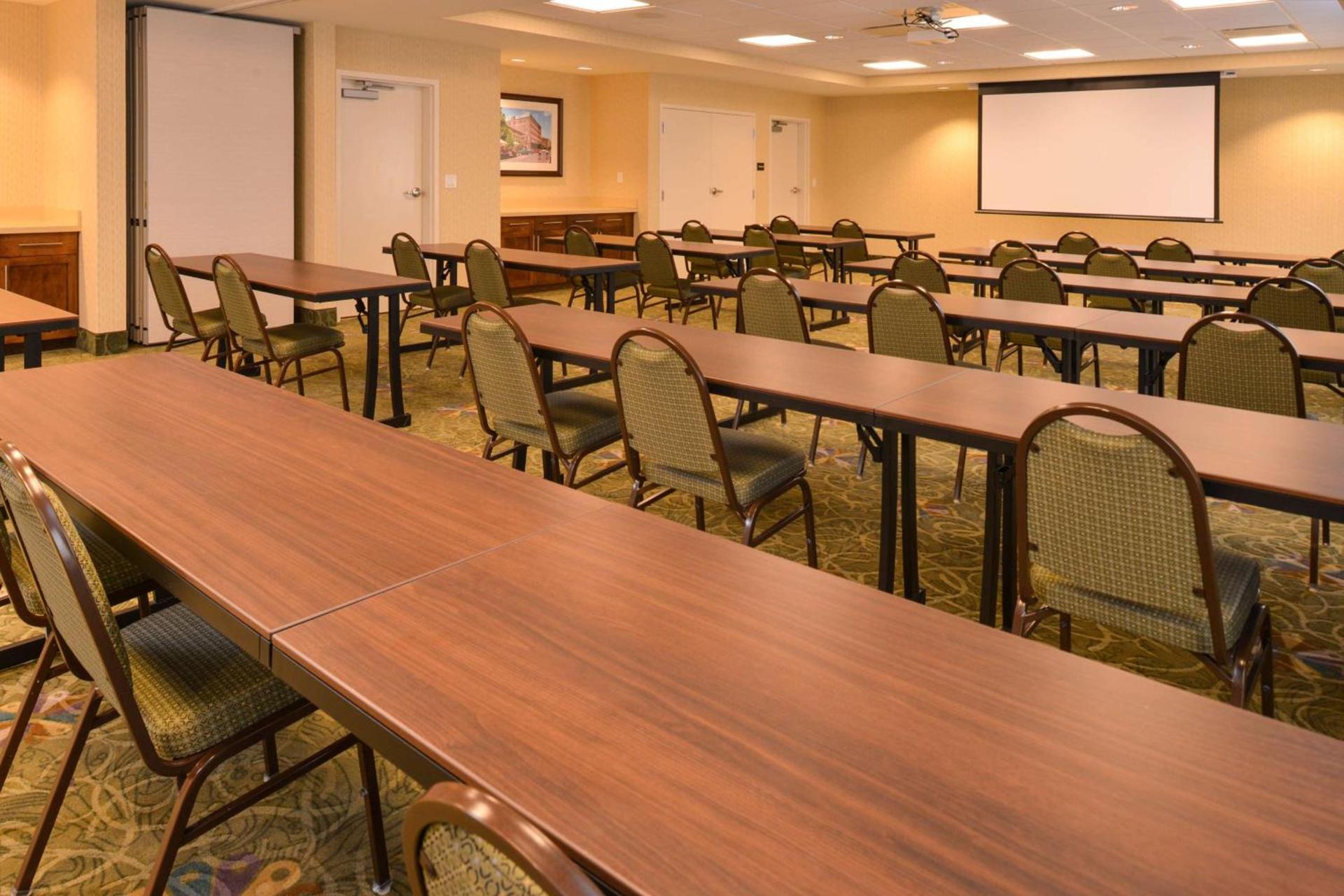 Hampton Inn Omaha Midtown-Aksarben photo 37