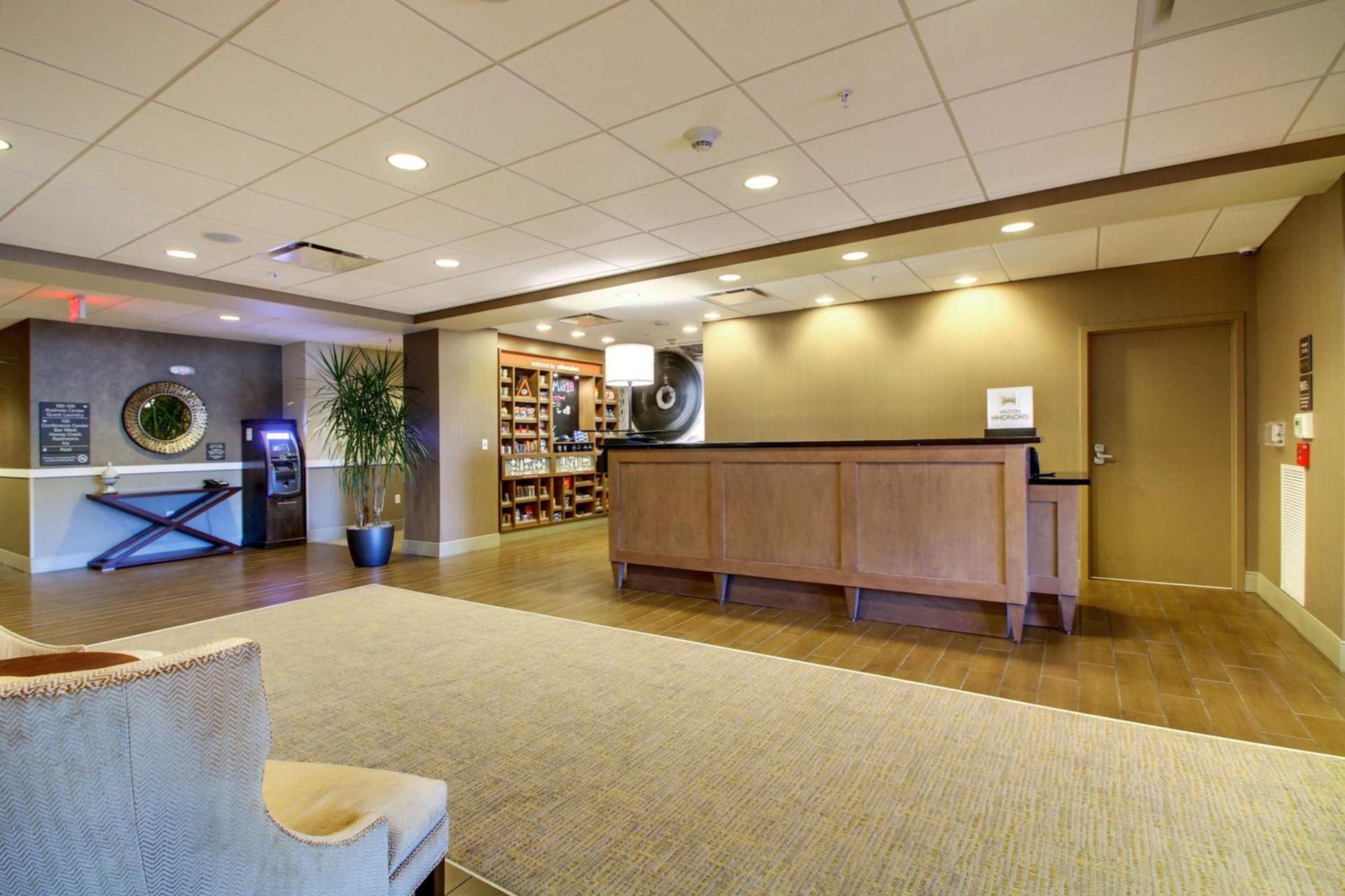 Hampton Inn & Suites Milwaukee West photo 9