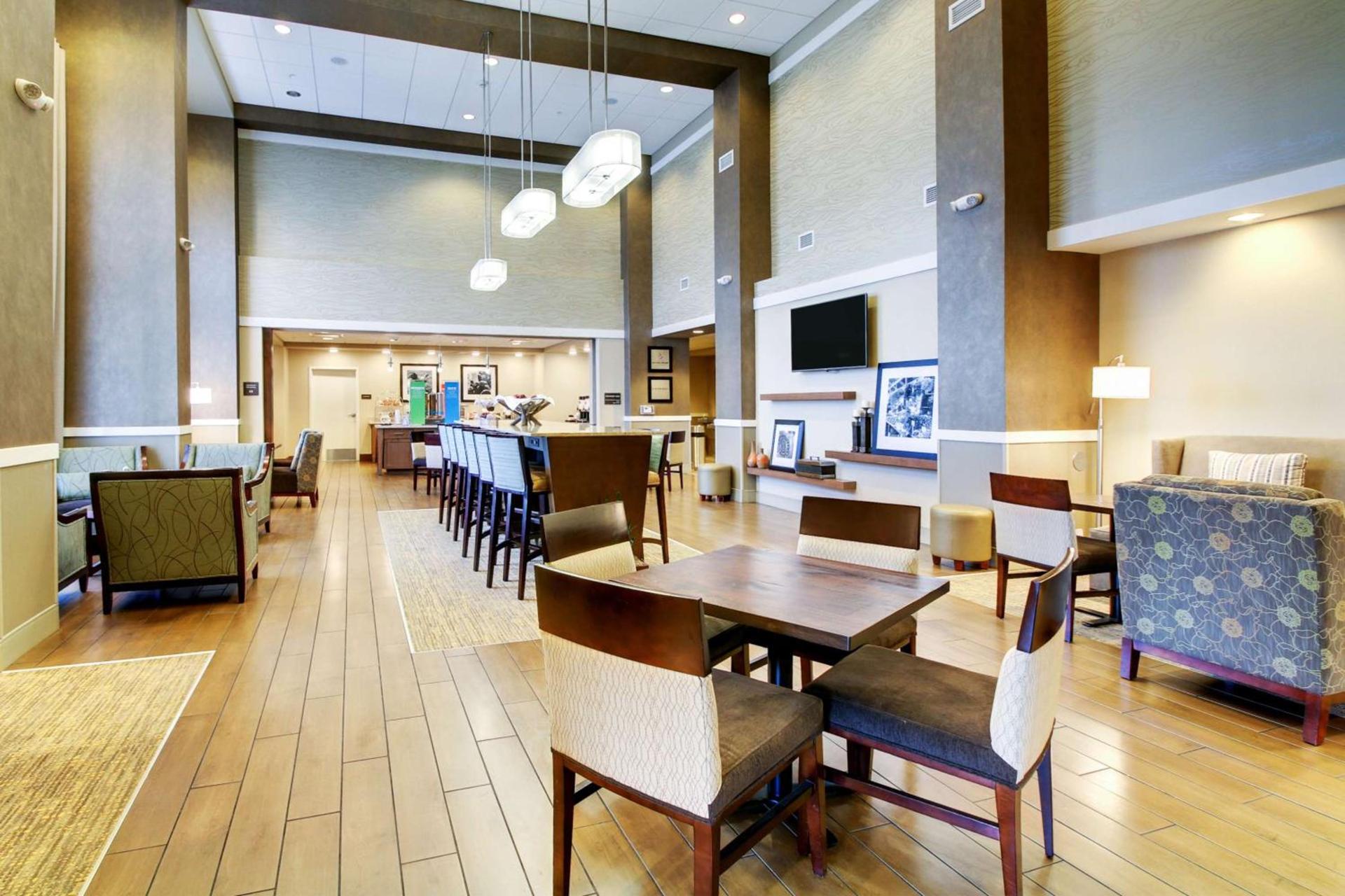 Hampton Inn & Suites Milwaukee West photo 21