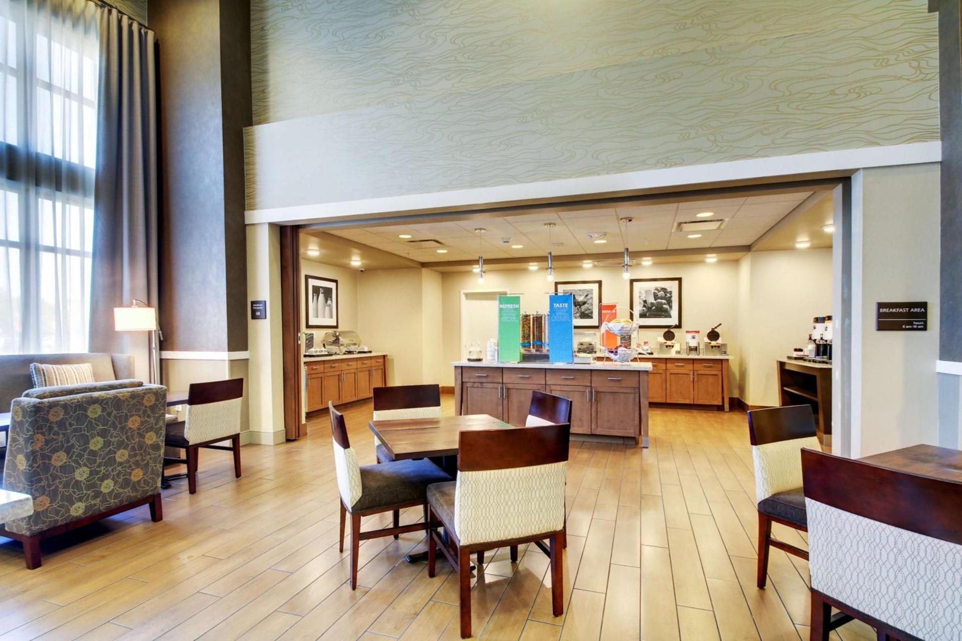 Hampton Inn & Suites Milwaukee West photo 29