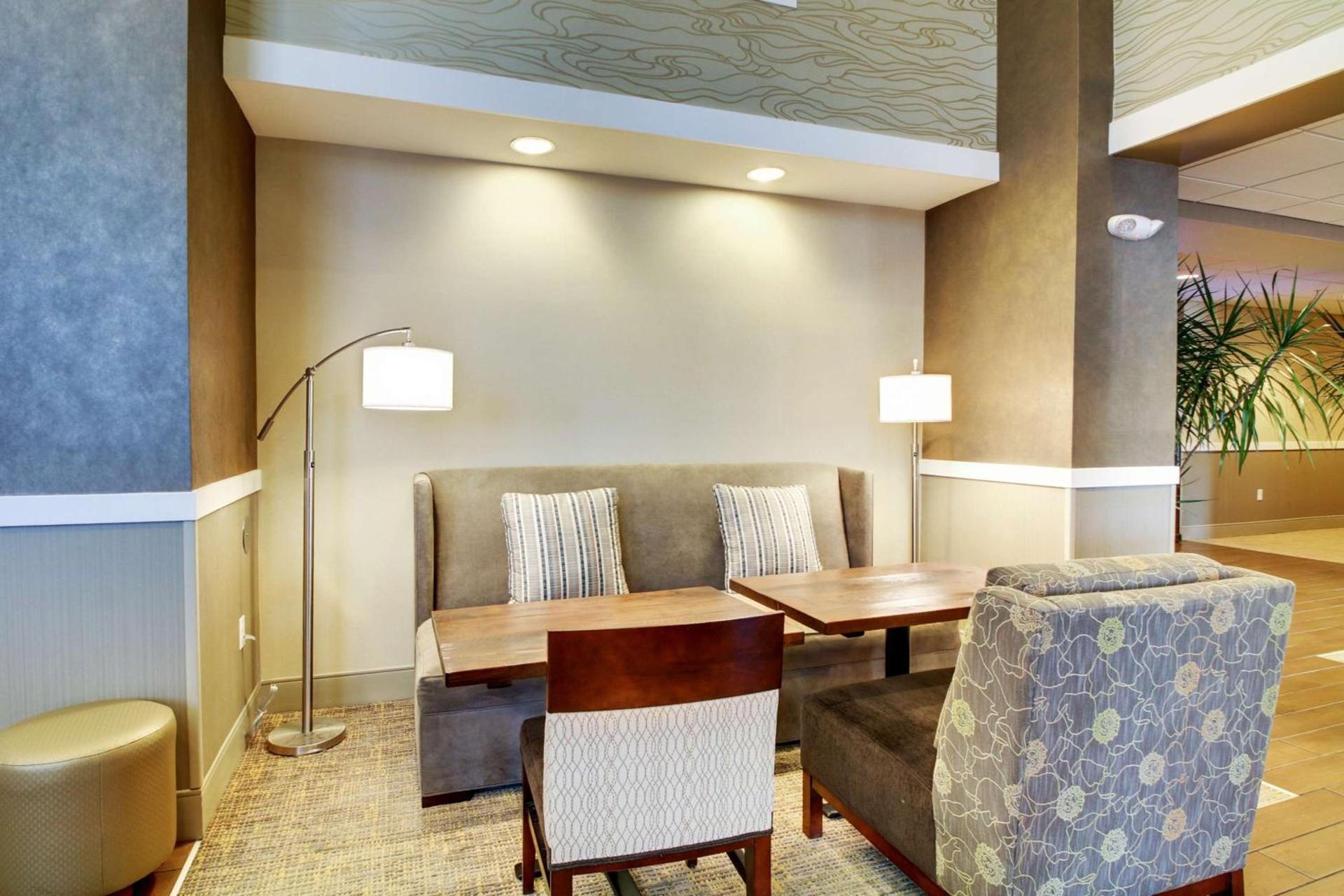 Hampton Inn & Suites Milwaukee West photo 28