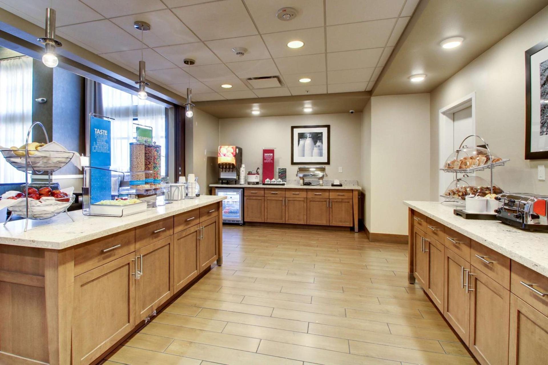 Hampton Inn & Suites Milwaukee West photo 31