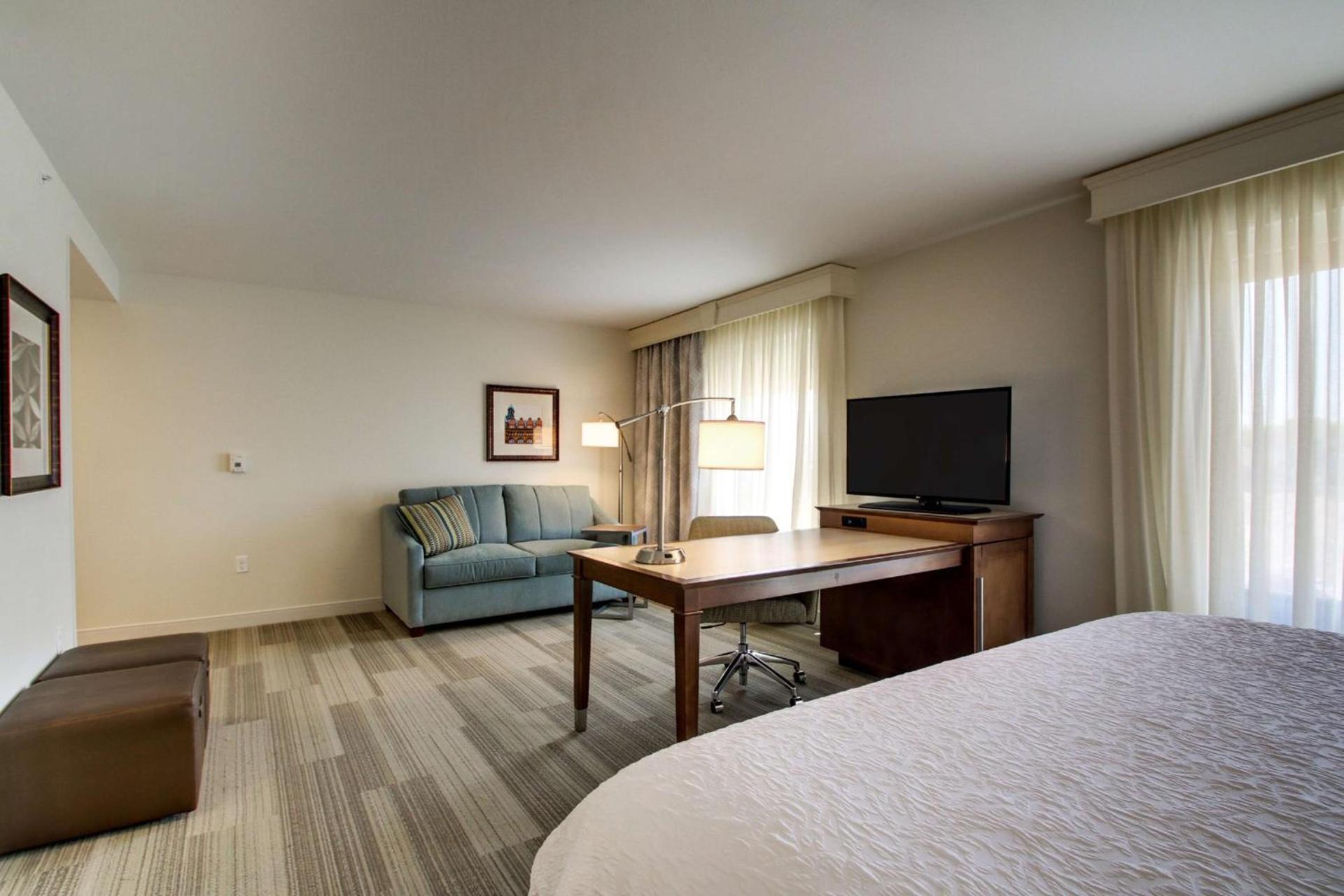 Hampton Inn & Suites Milwaukee West photo 38
