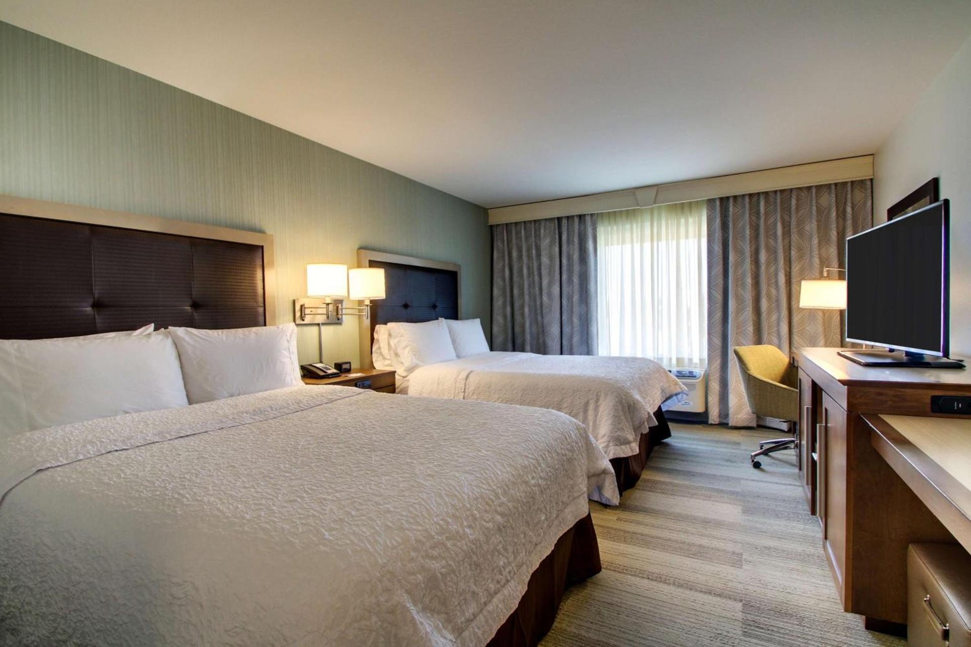 Hampton Inn & Suites Milwaukee West photo 44