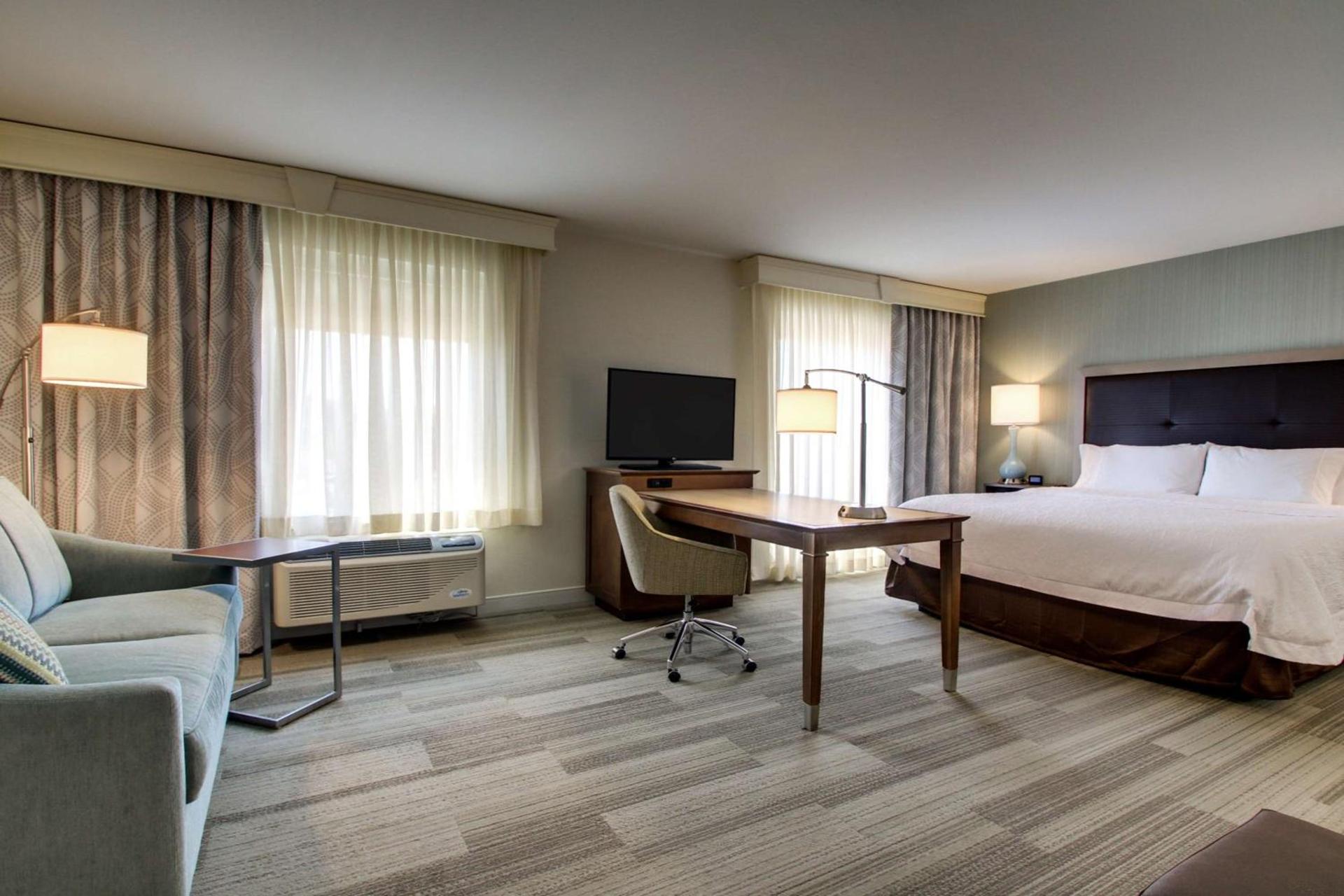 Hampton Inn & Suites Milwaukee West photo 43