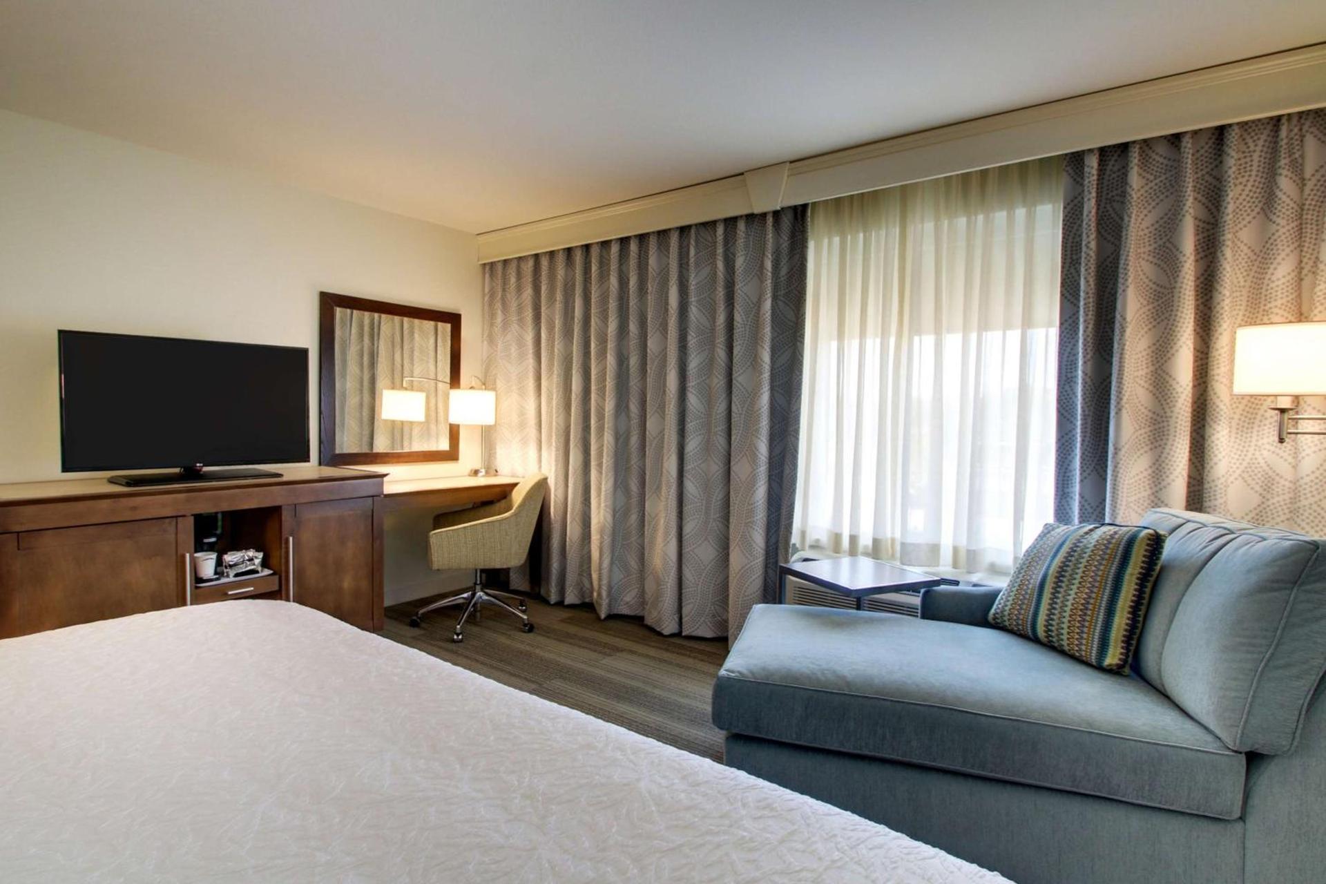 Hampton Inn & Suites Milwaukee West photo 49