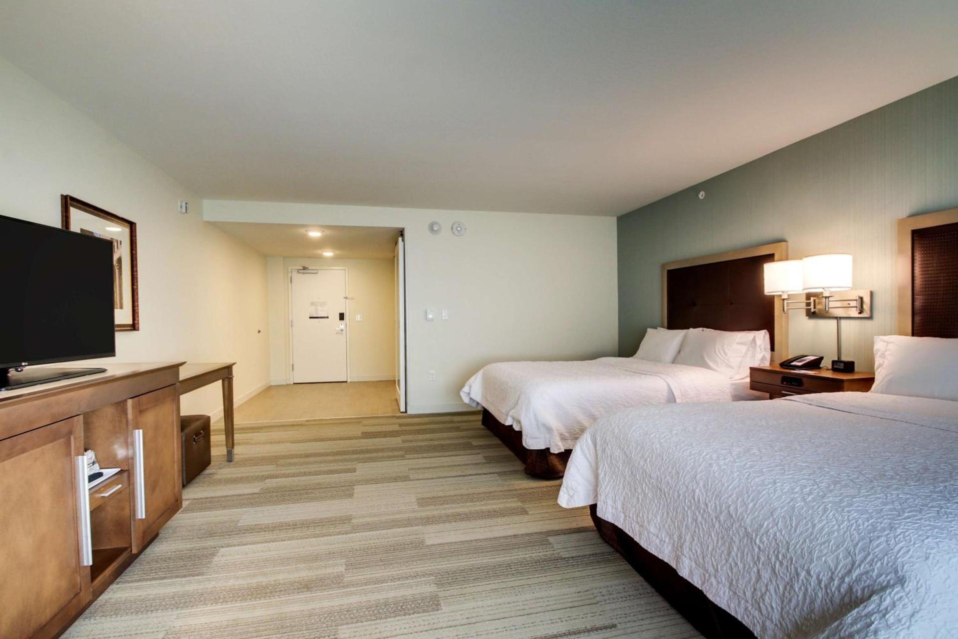 Hampton Inn & Suites Milwaukee West photo 51