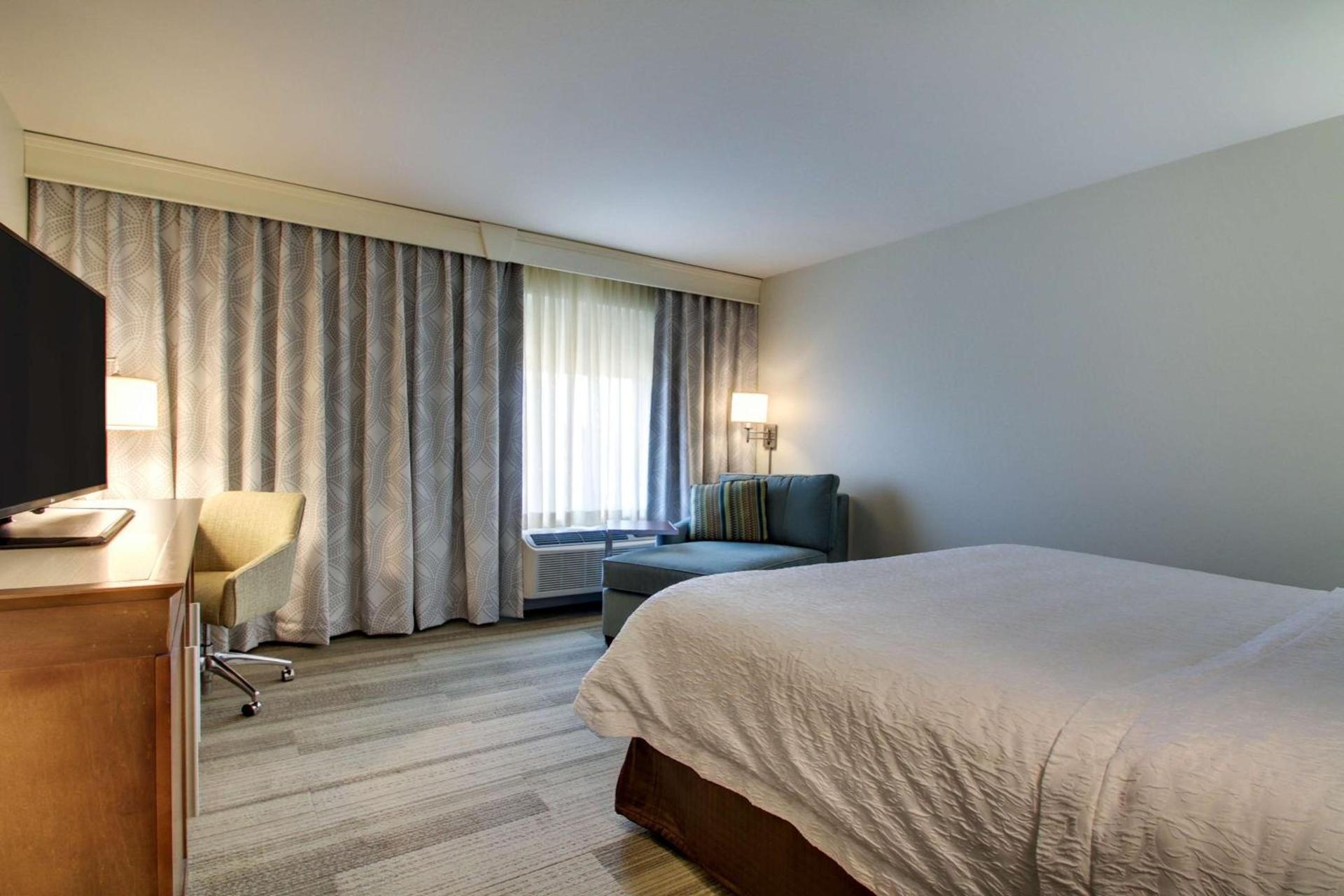 Hampton Inn & Suites Milwaukee West photo 54