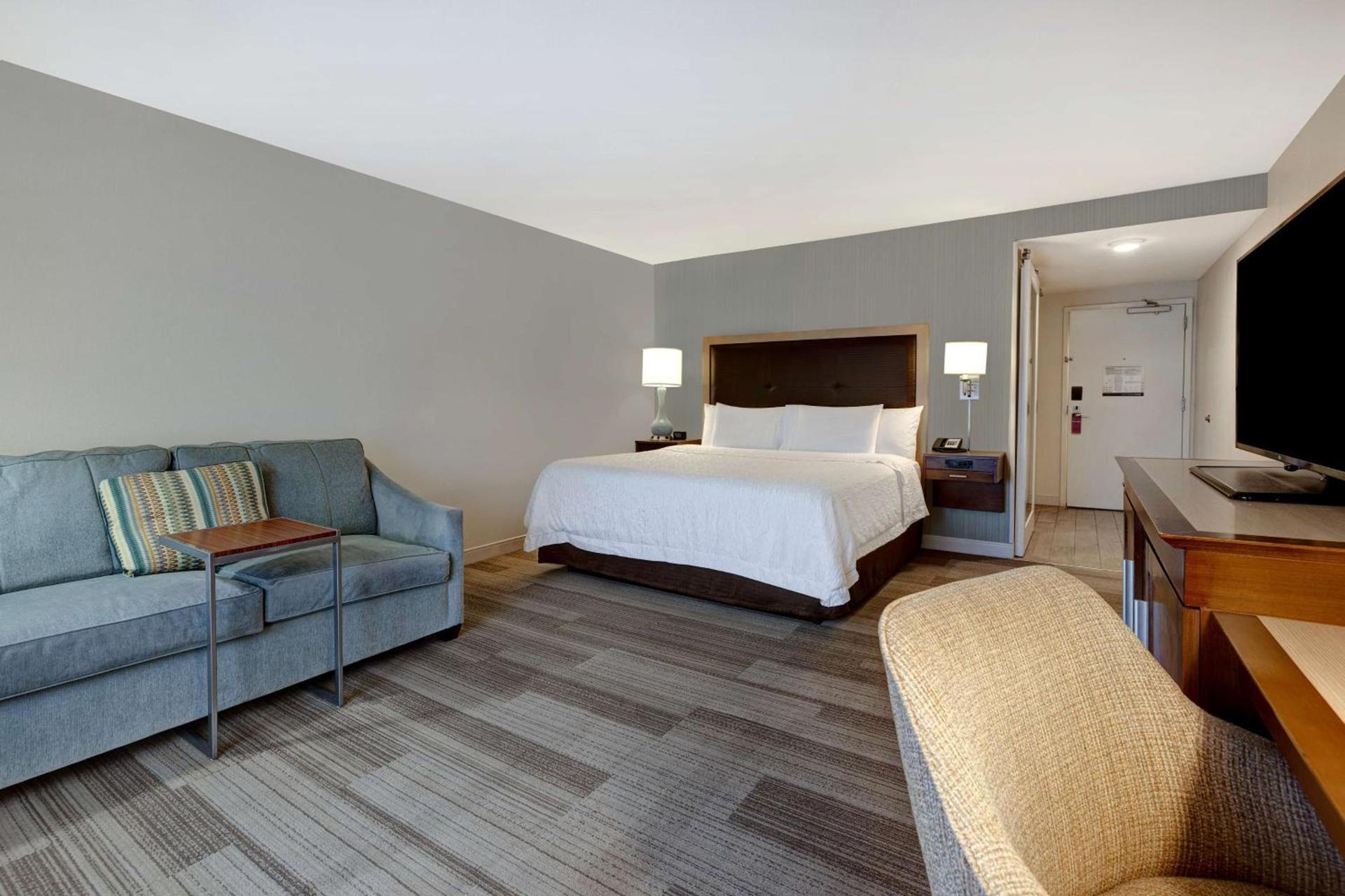 Hampton Inn & Suites Milwaukee West photo 59