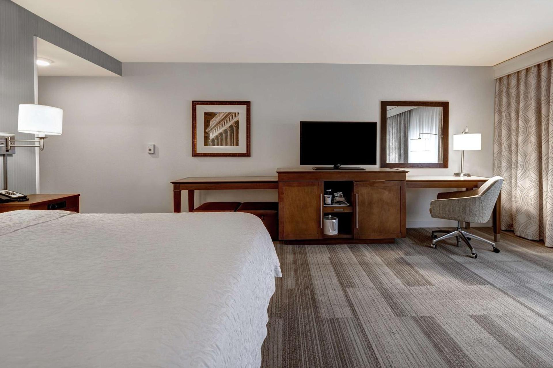 Hampton Inn & Suites Milwaukee West photo 58