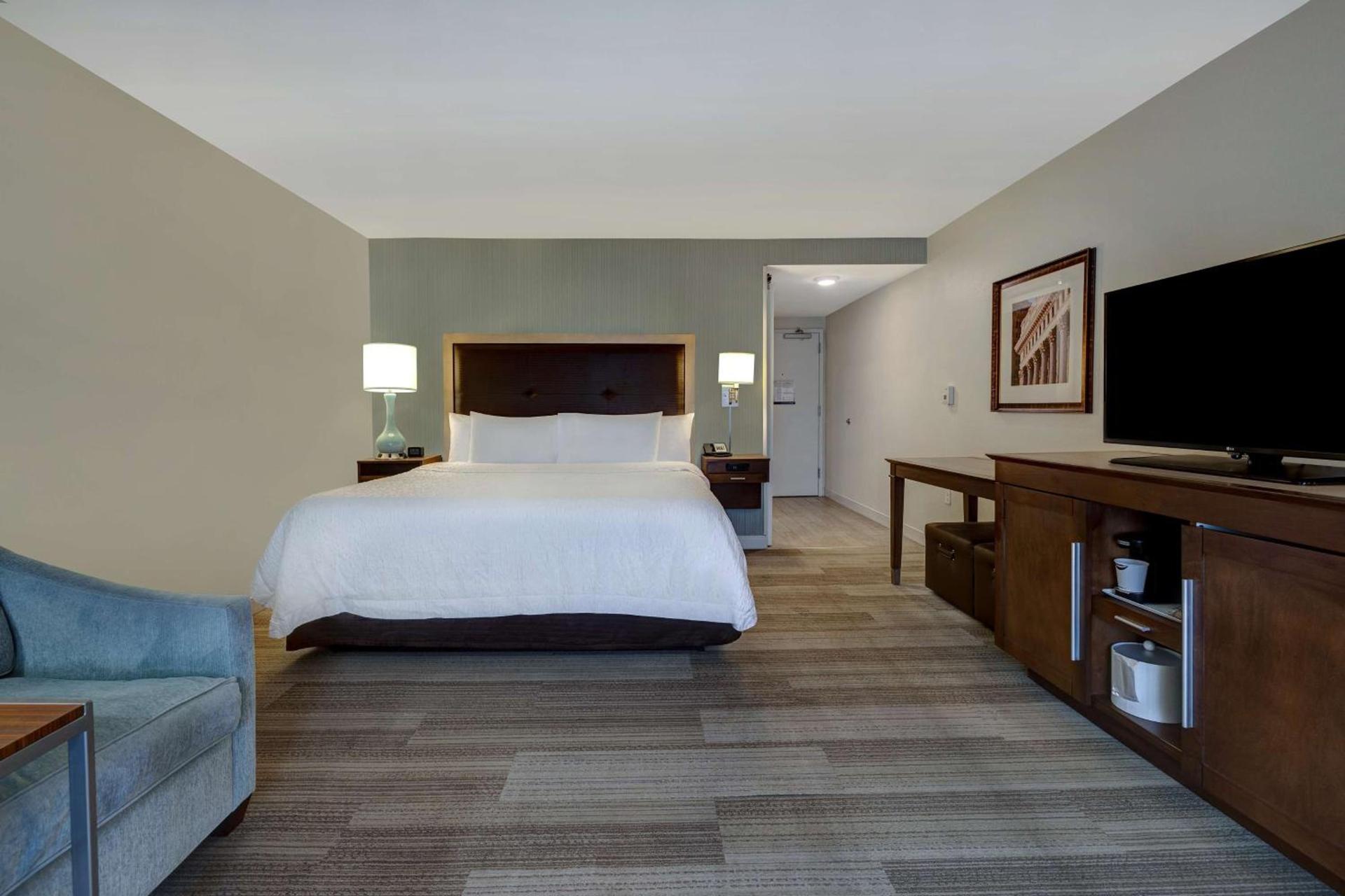 Hampton Inn & Suites Milwaukee West photo 14