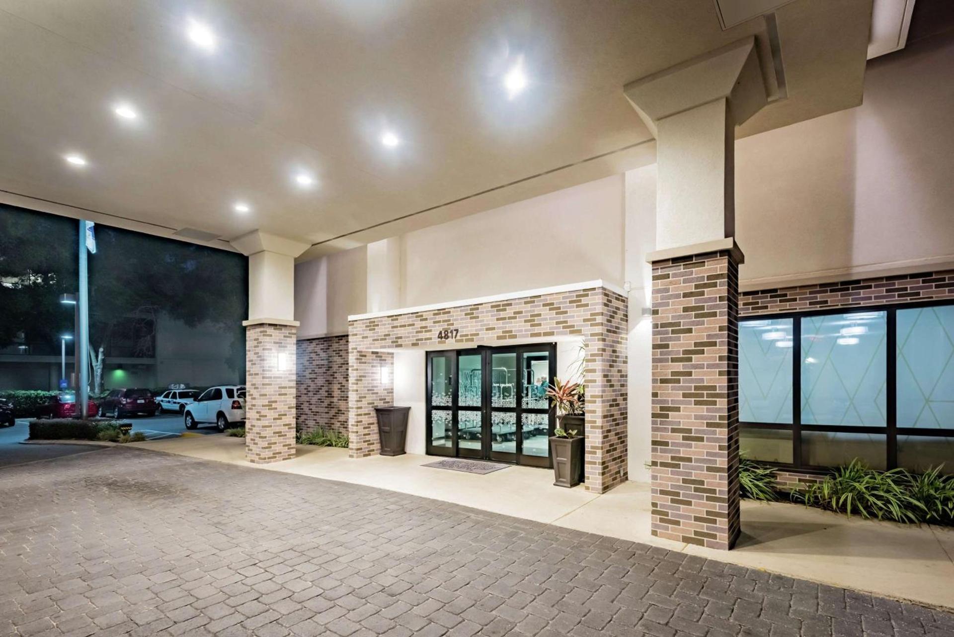 Hampton Inn Tampa International Airport/Westshore photo 7