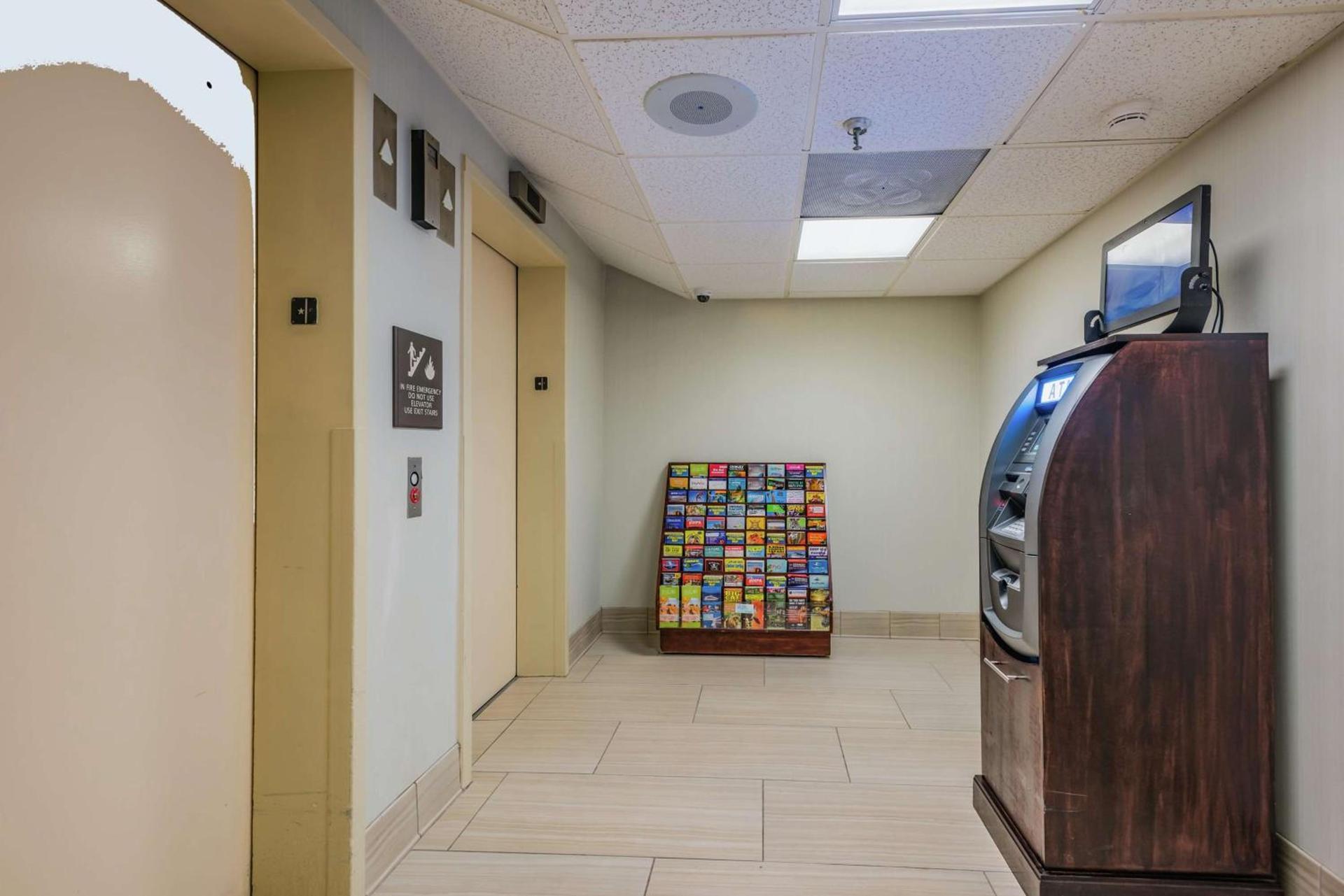Hampton Inn Tampa International Airport/Westshore photo 10