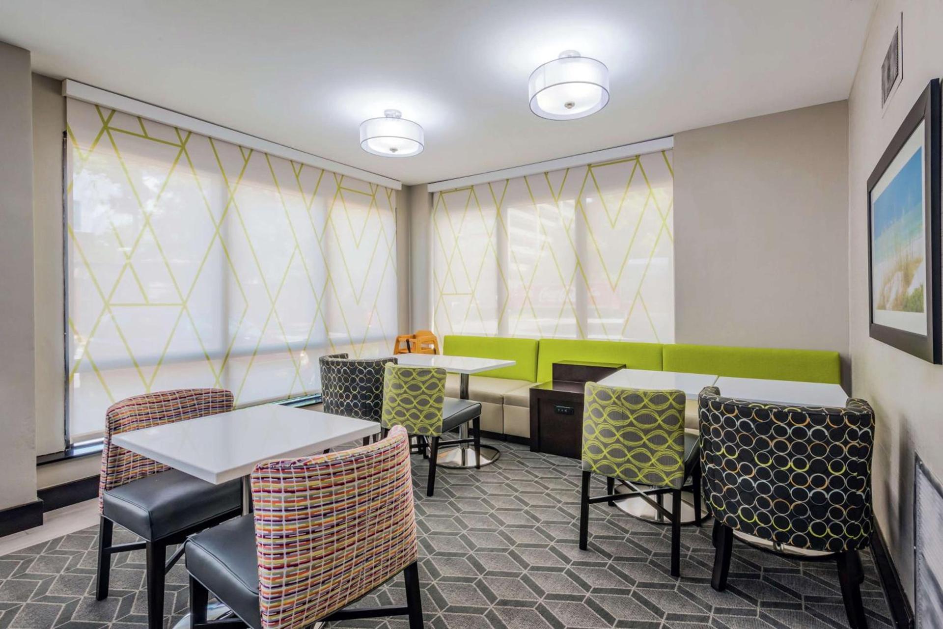 Hampton Inn Tampa International Airport/Westshore photo 9