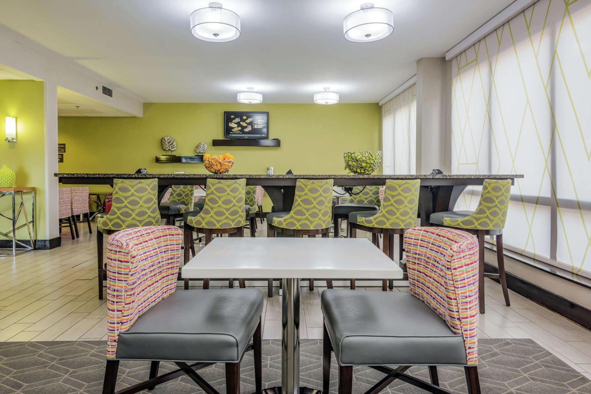 Hampton Inn Tampa International Airport/Westshore photo 8