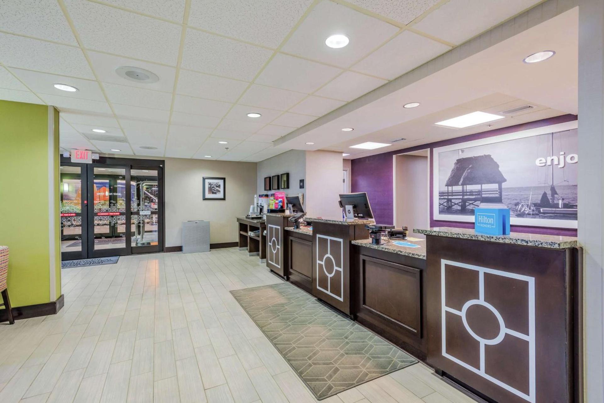 Hampton Inn Tampa International Airport/Westshore photo 11