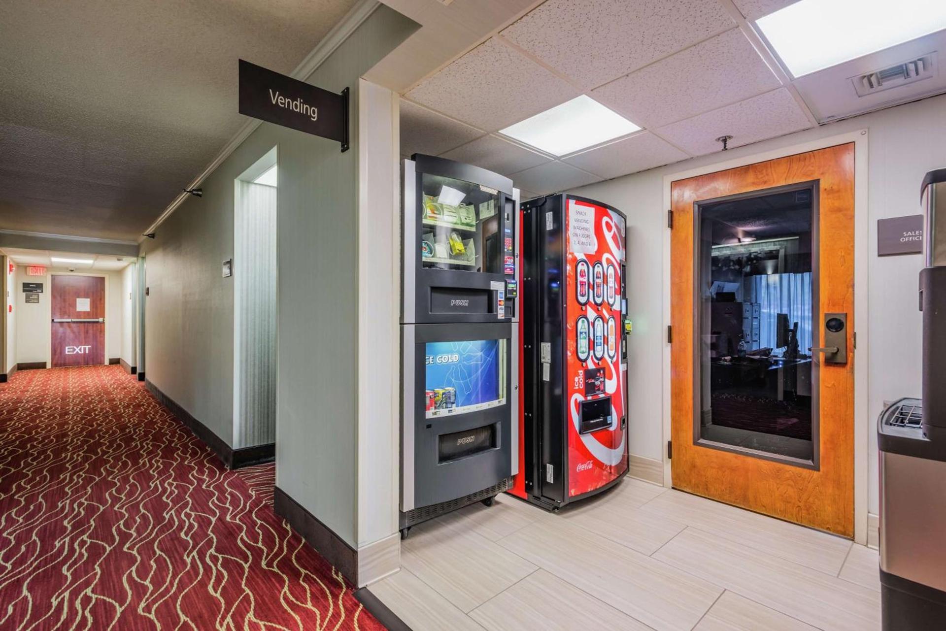 Hampton Inn Tampa International Airport/Westshore photo 12
