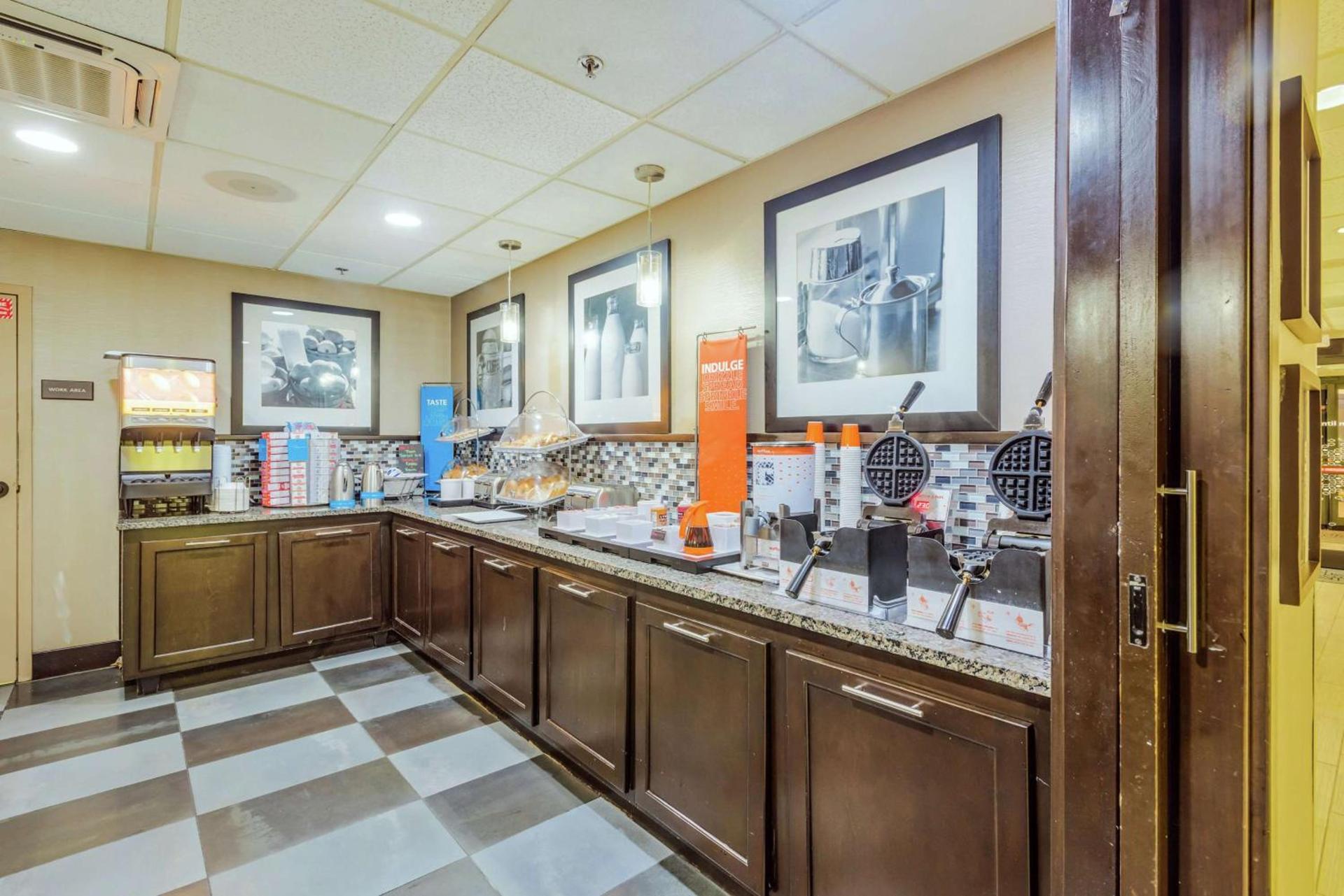Hampton Inn Tampa International Airport/Westshore photo 20
