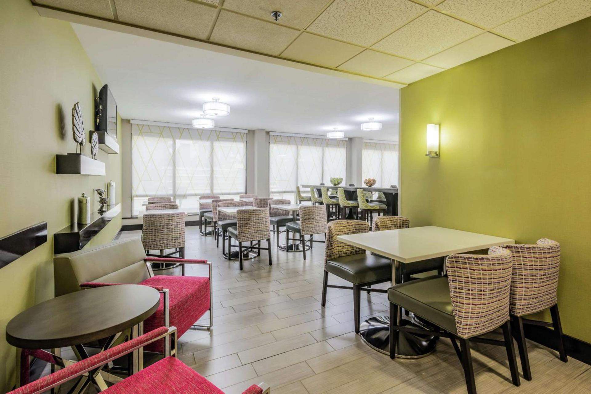 Hampton Inn Tampa International Airport/Westshore photo 25