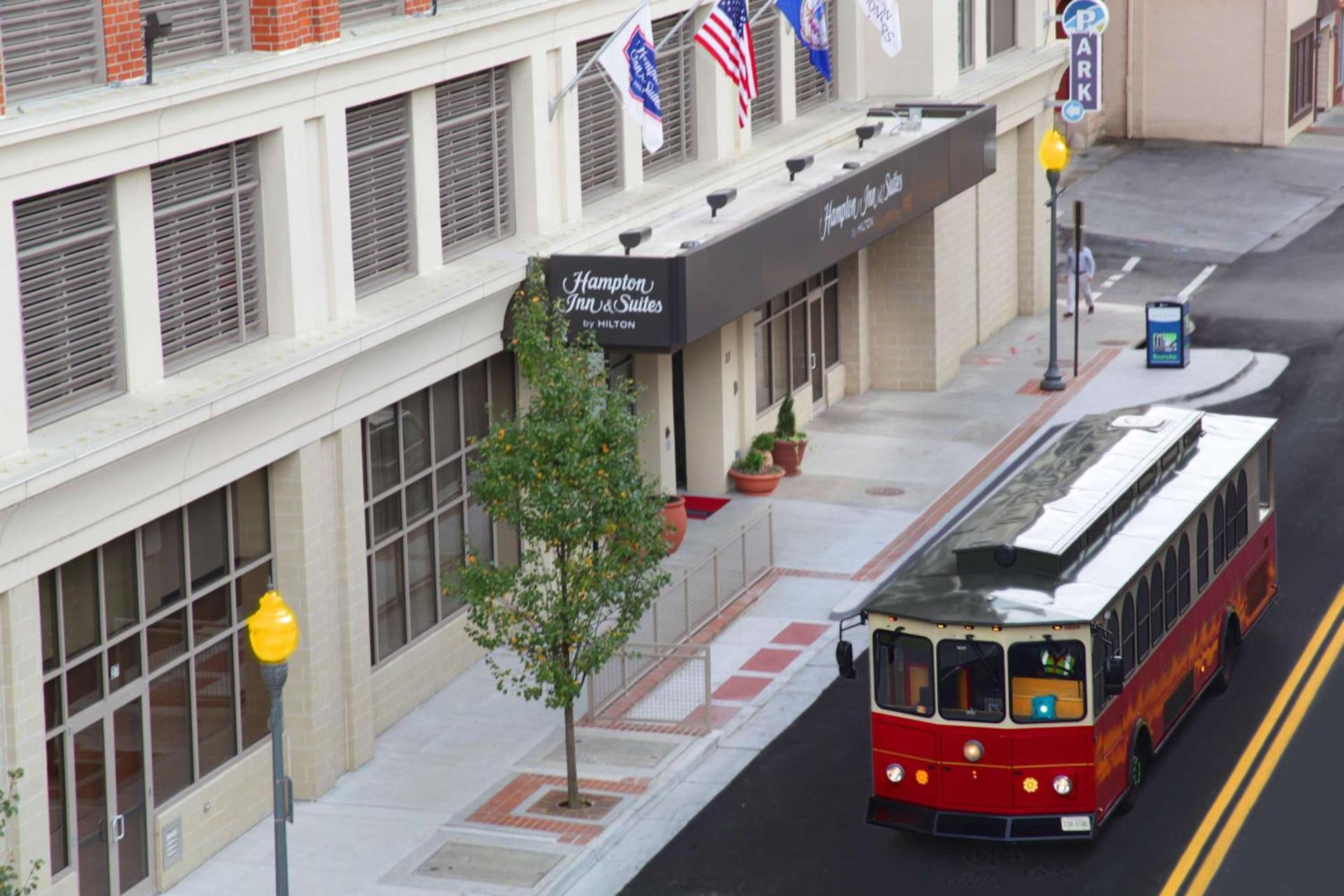 Hampton Inn & Suites - Roanoke-Downtown, VA photo 3