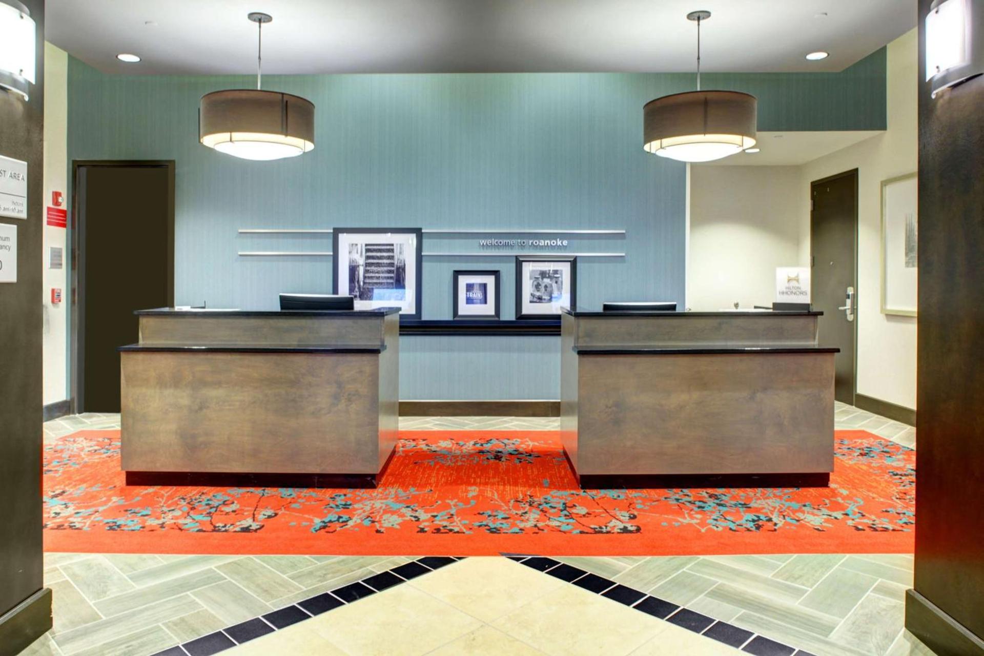Hampton Inn & Suites - Roanoke-Downtown, VA photo 9