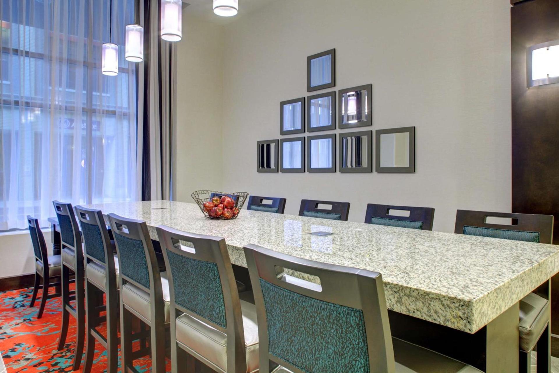 Hampton Inn & Suites - Roanoke-Downtown, VA photo 14