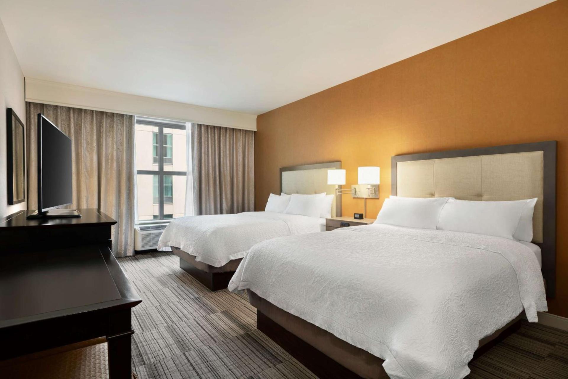 Hampton Inn & Suites - Roanoke-Downtown, VA photo 19