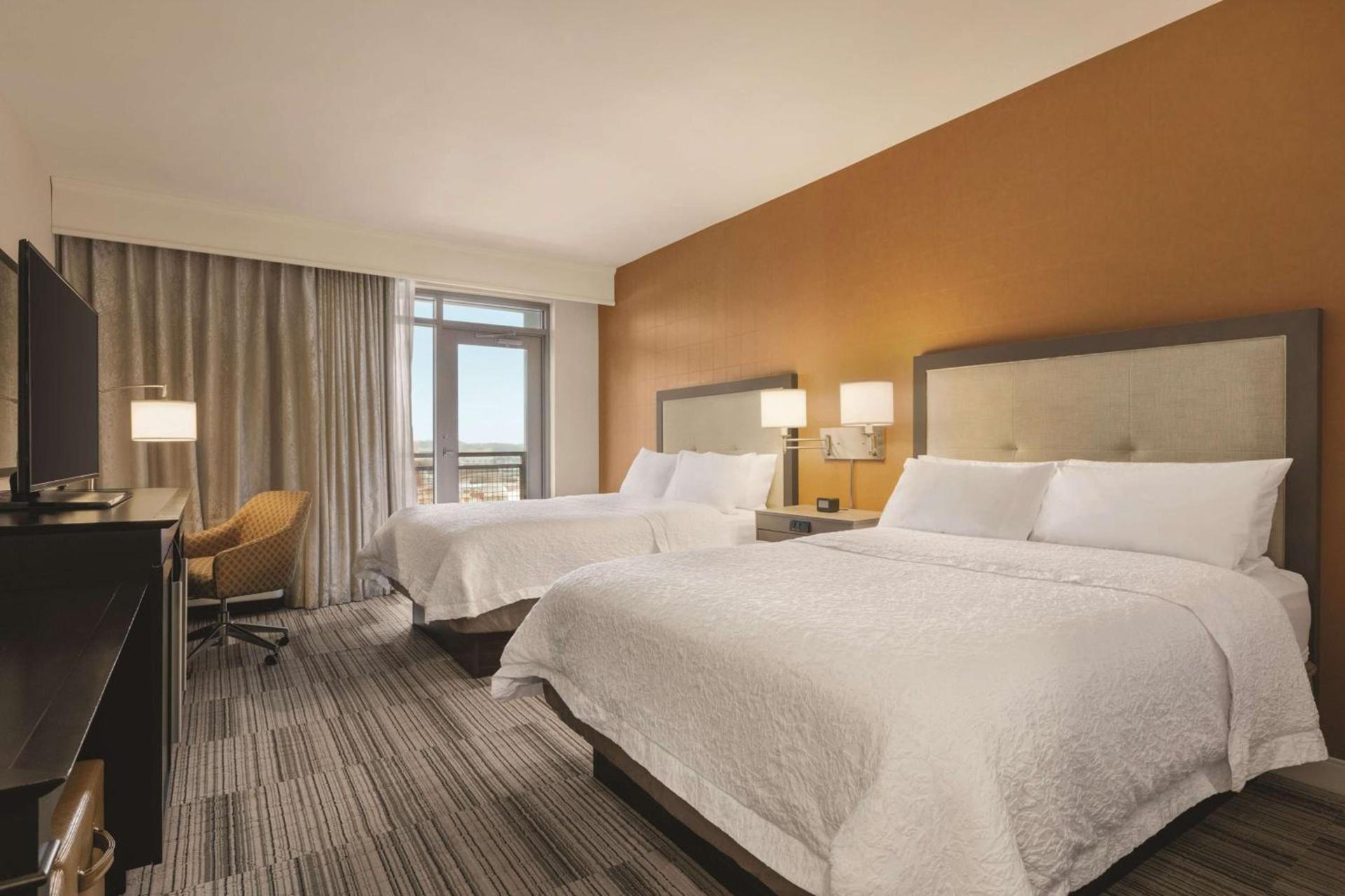 Hampton Inn & Suites - Roanoke-Downtown, VA photo 28