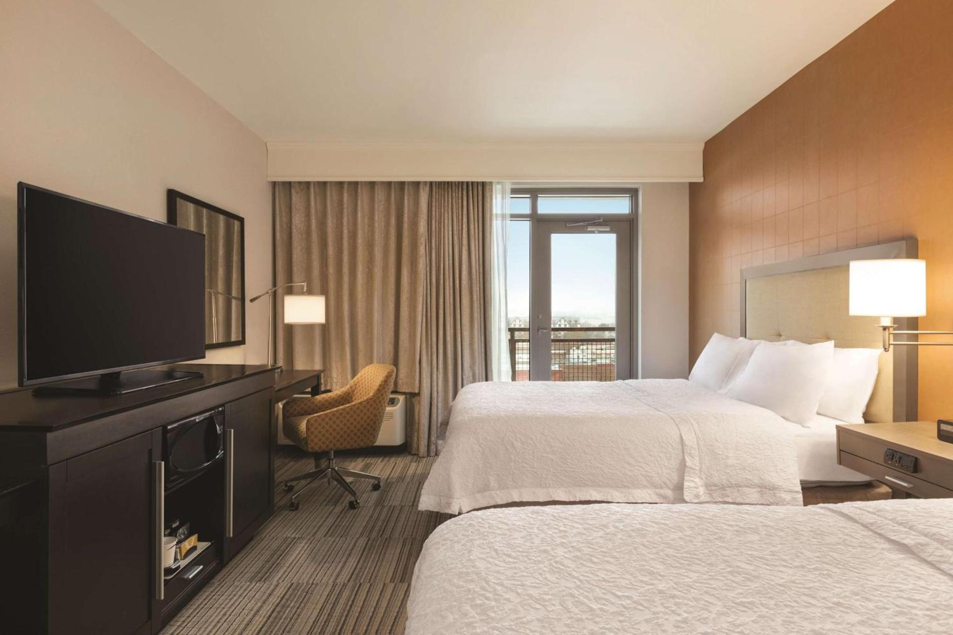 Hampton Inn & Suites - Roanoke-Downtown, VA photo 30