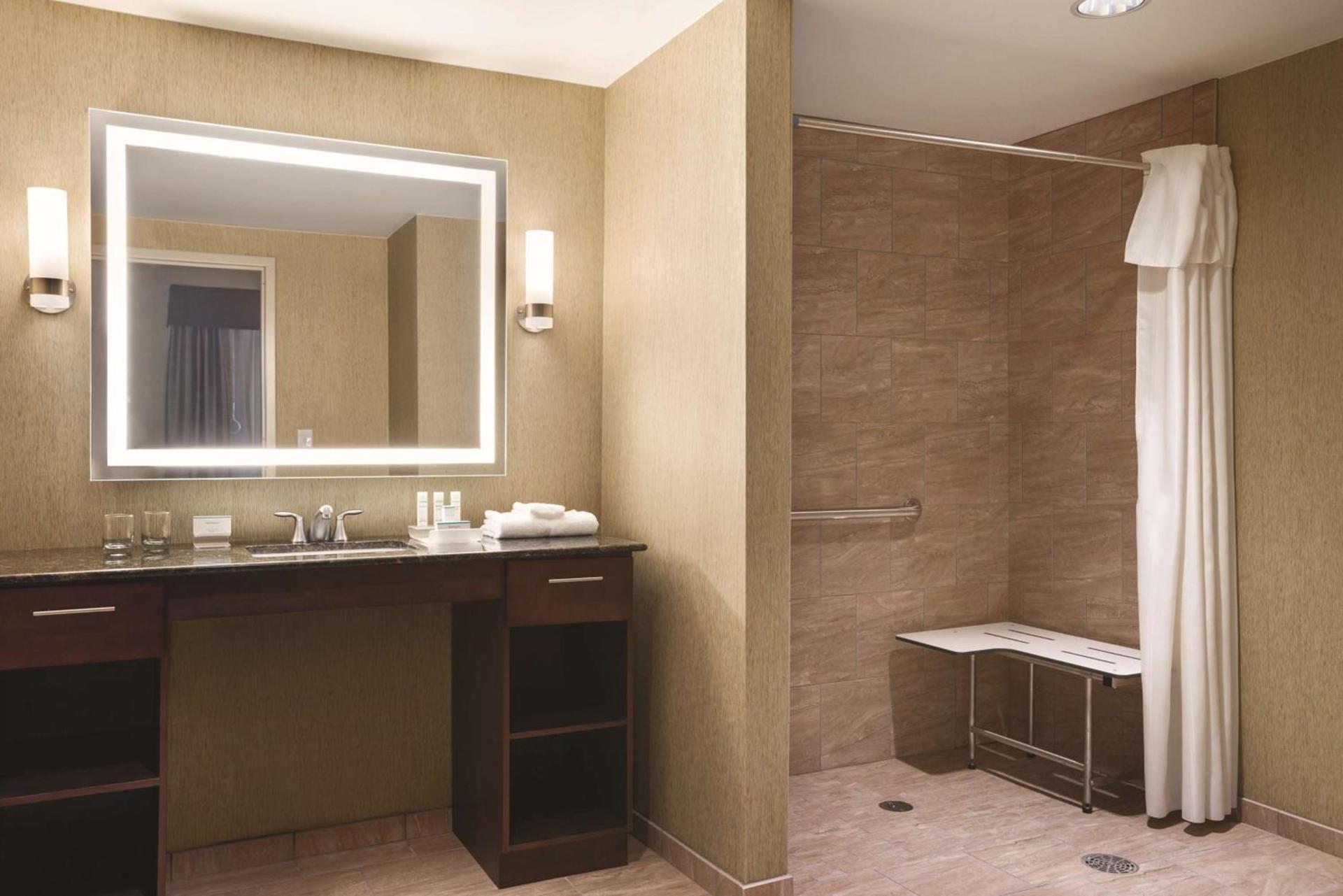 Homewood Suites by Hilton Ankeny photo 29