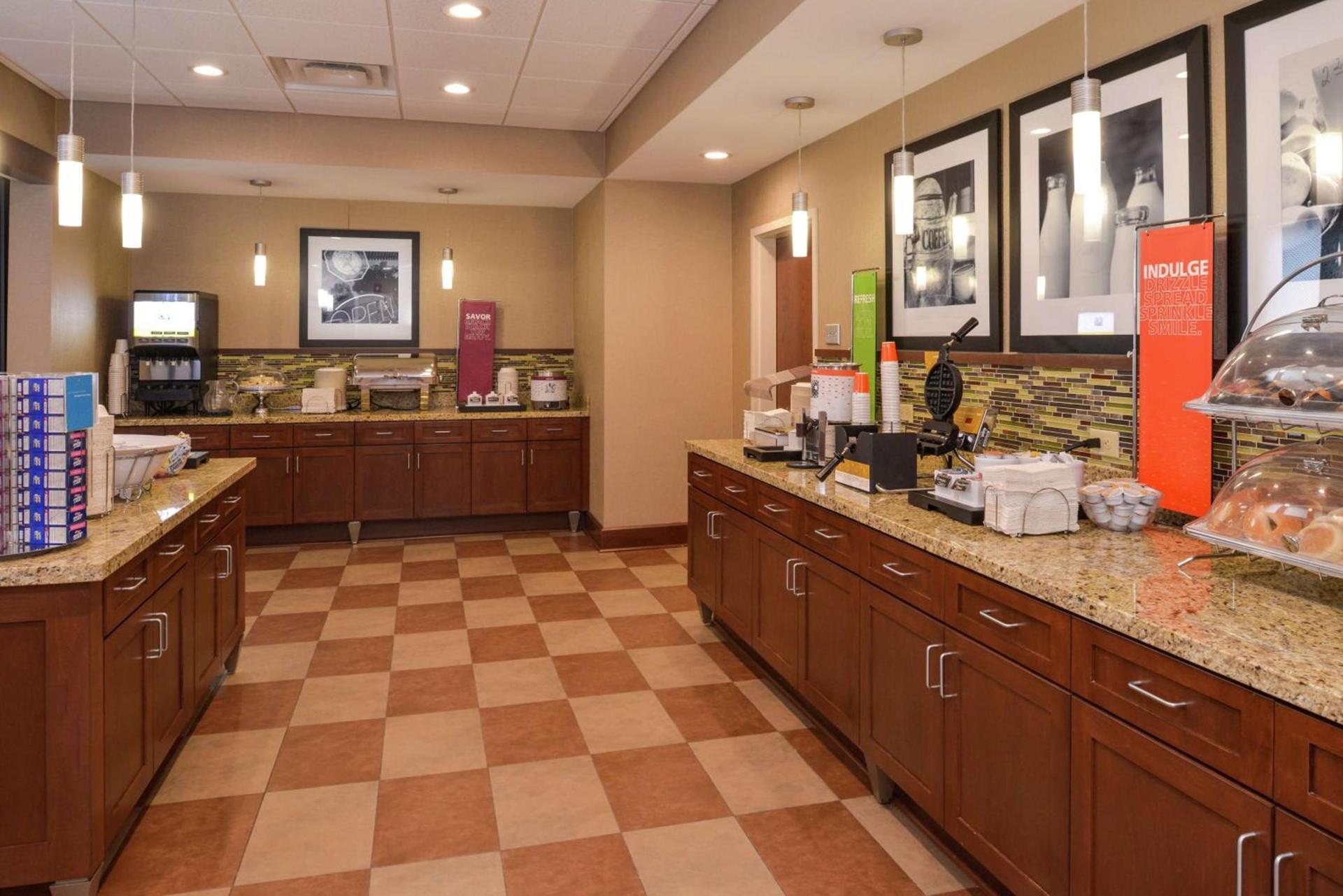 Hampton Inn & Suites by Hilton Lonoke photo 11
