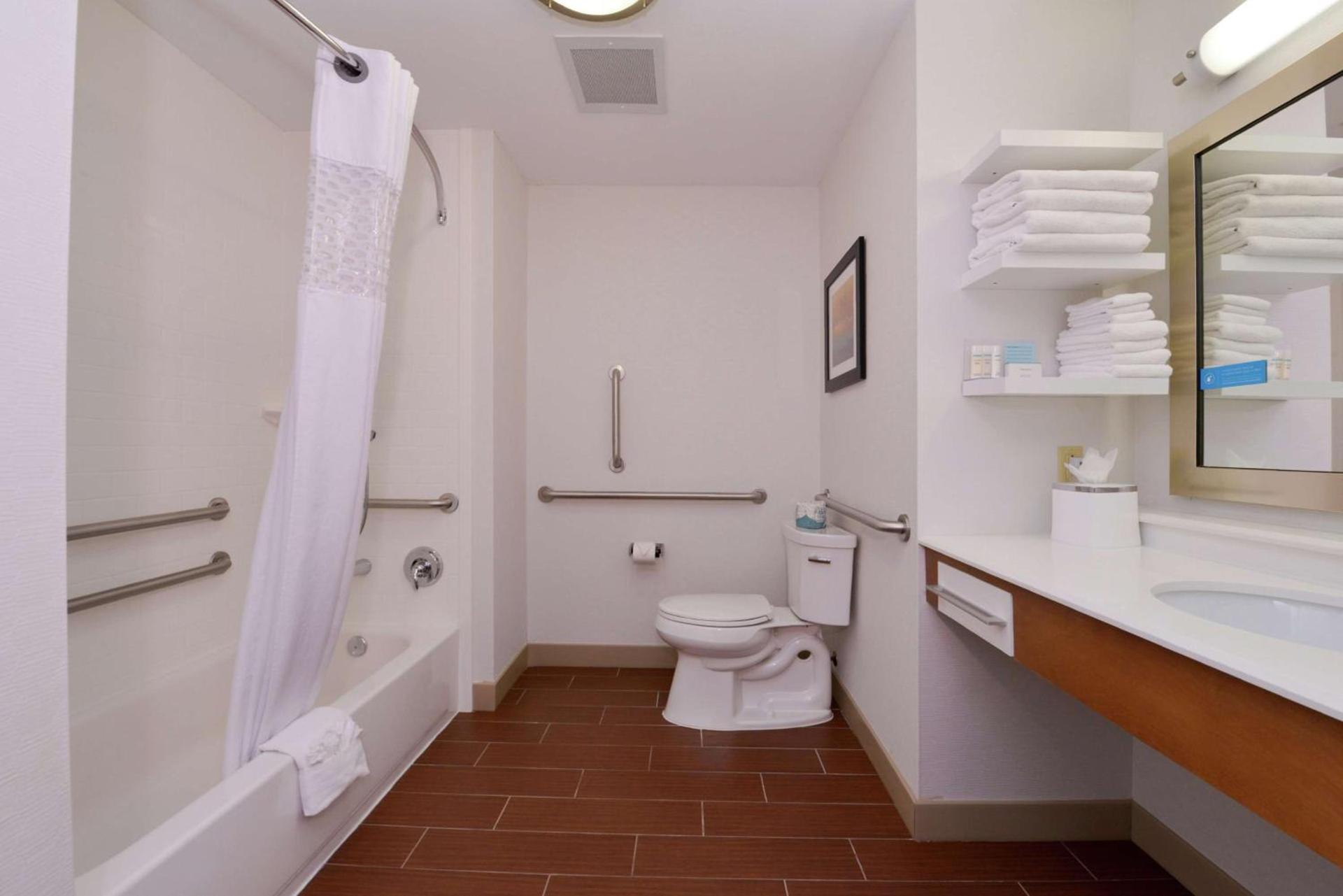 Hampton Inn & Suites by Hilton Lonoke photo 18