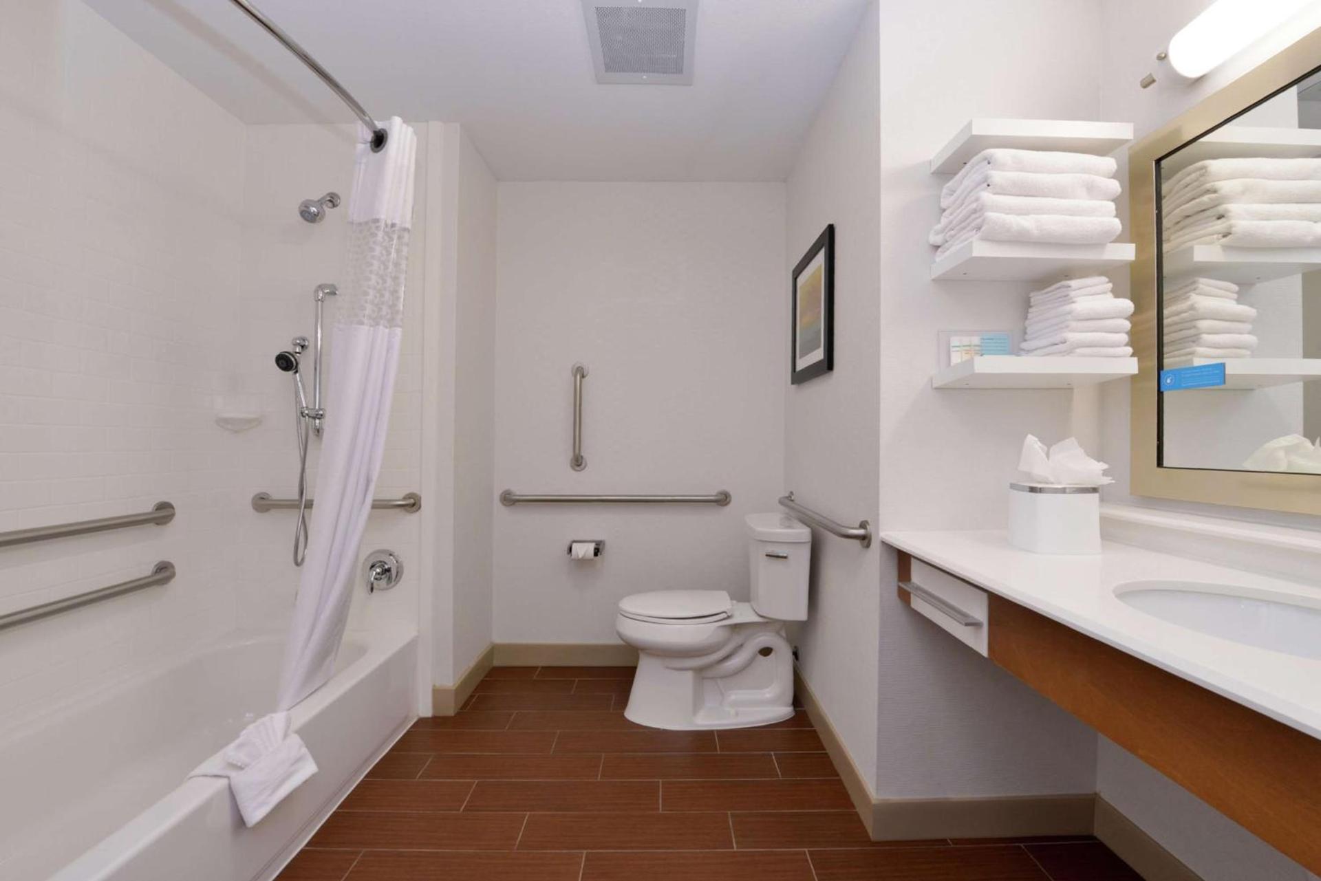 Hampton Inn & Suites by Hilton Lonoke photo 25
