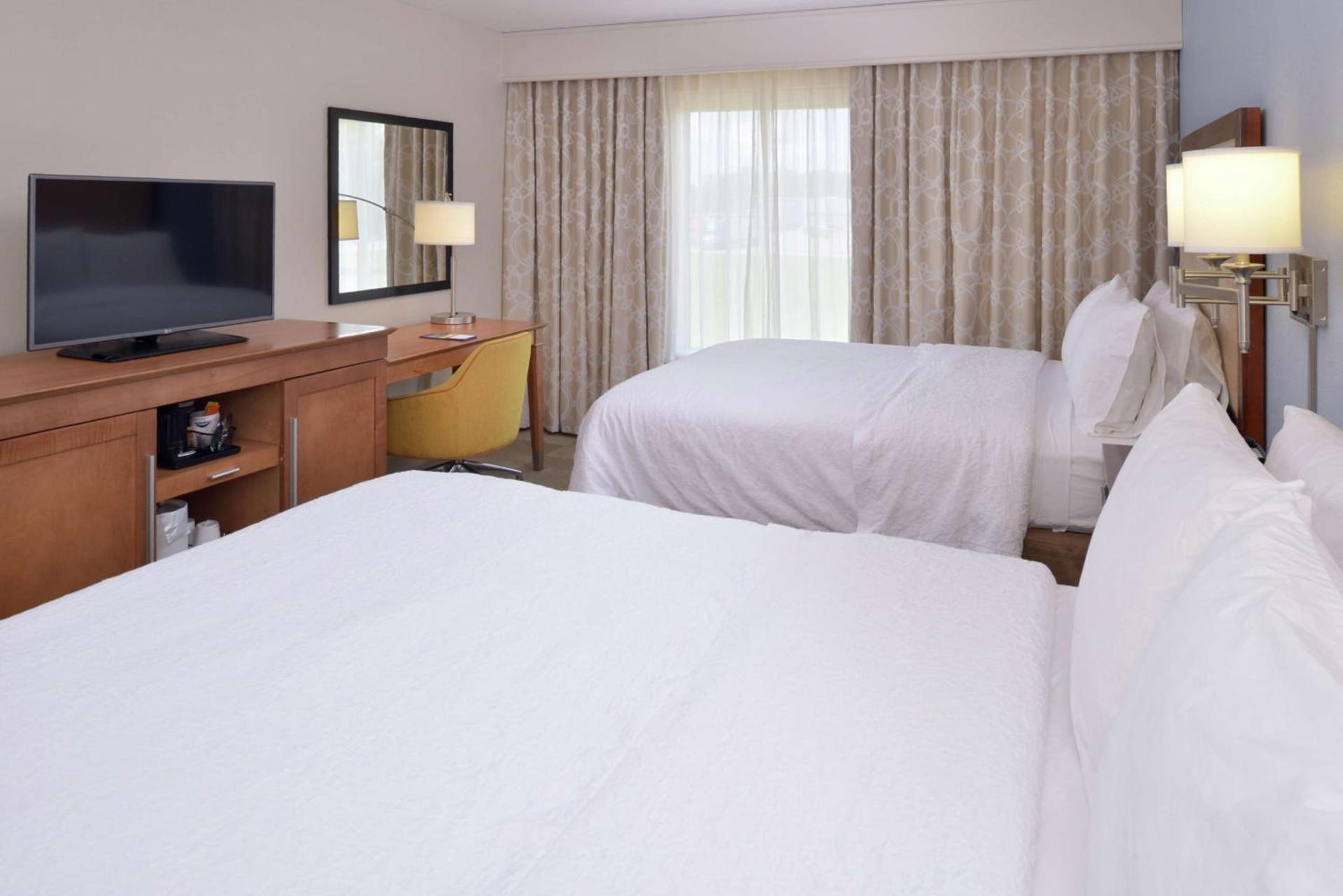 Hampton Inn & Suites by Hilton Lonoke photo 39