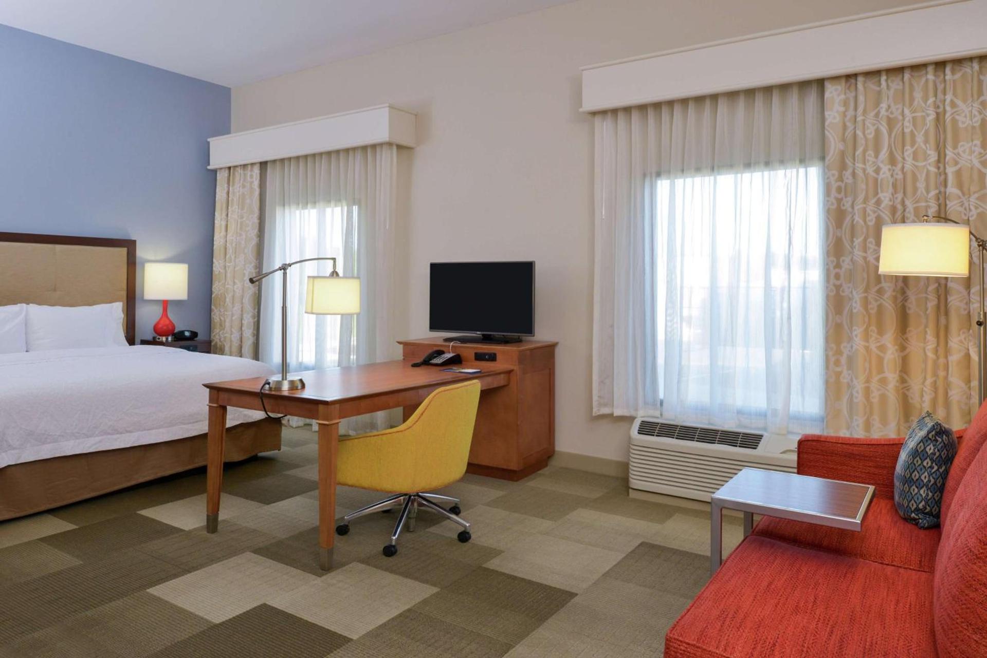 Hampton Inn & Suites by Hilton Lonoke photo 41