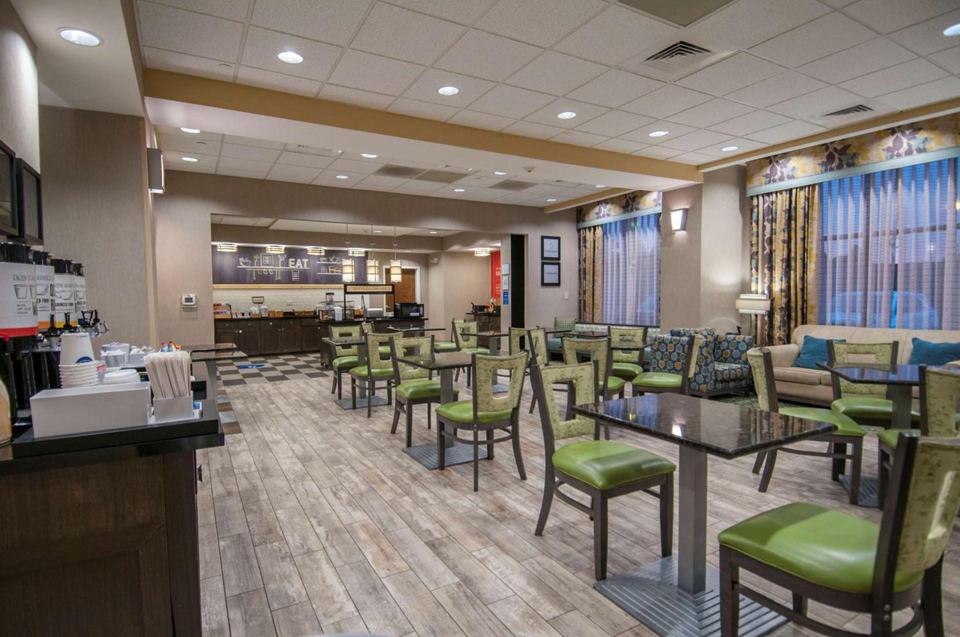 Hampton Inn Hernando, MS photo 9