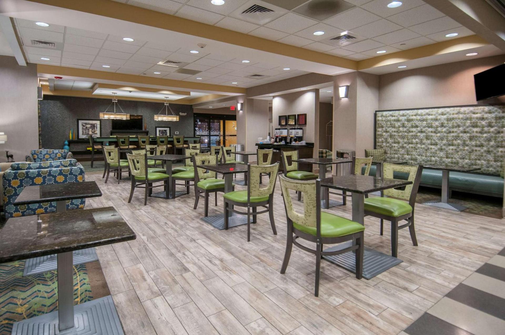 Hampton Inn Hernando, MS photo 7