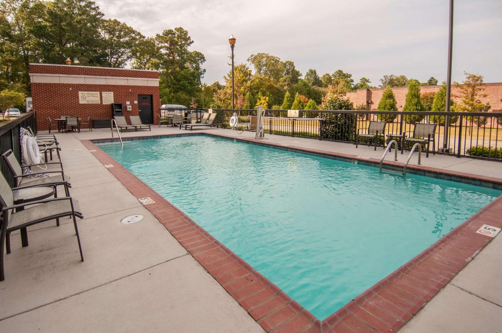 Hampton Inn Hernando, MS photo 17